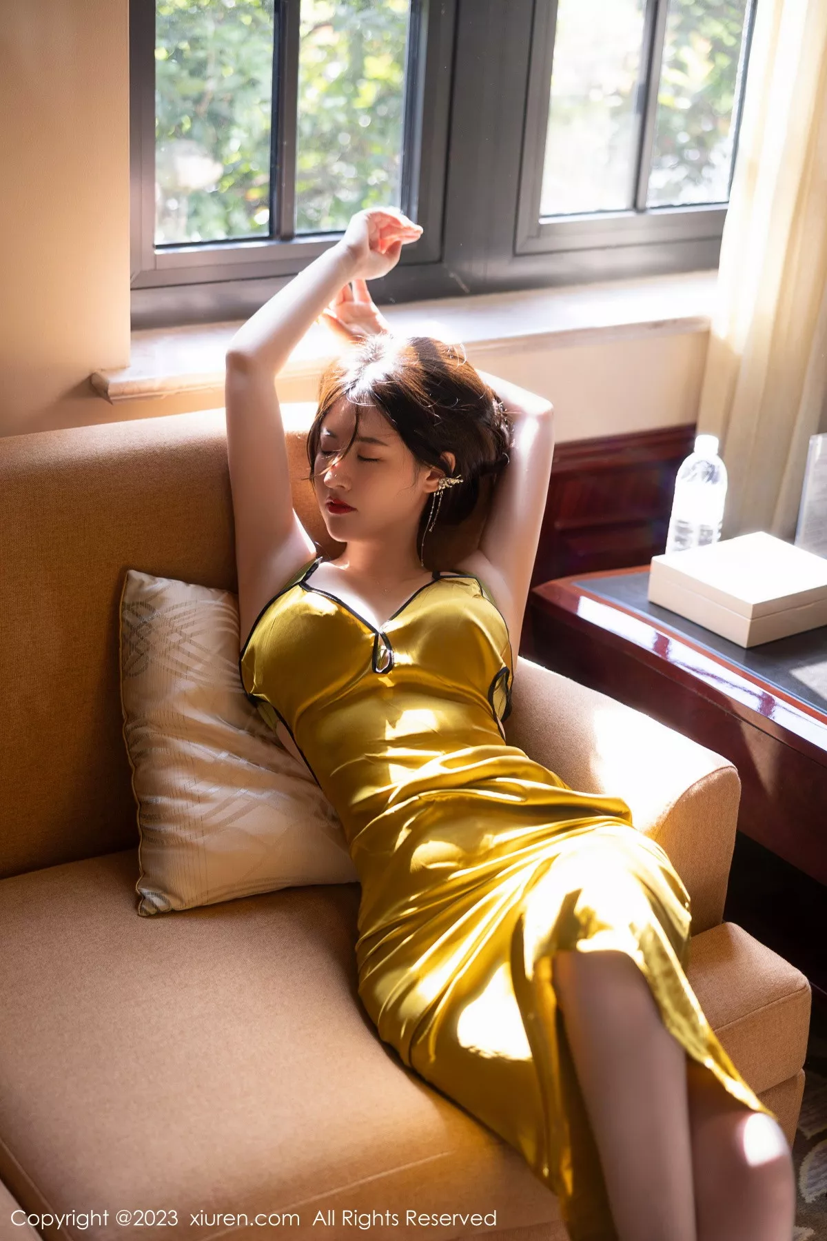 秀人集.com_[XiuRen秀人网]No.7302_模特诗诗kiki性感黄色吊带裙配原色丝袜秀惹火身材完美诱惑写真83P