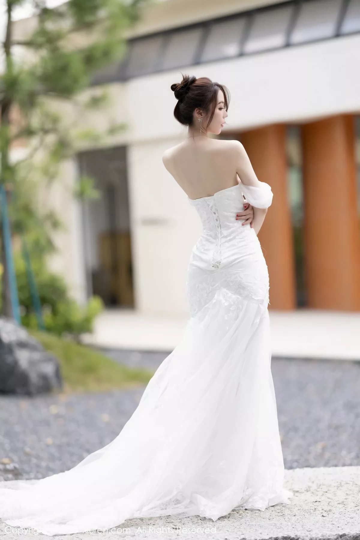 秀人集.com_[XiuRen秀人网]No.7310_模特梦心玥安吉旅拍性感白色婚纱服饰半脱秀曼妙身姿诱惑写真83P