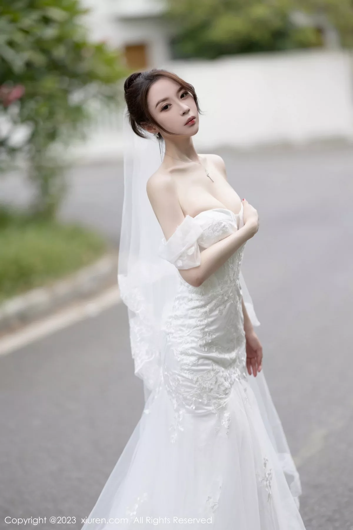 秀人集.com_[XiuRen秀人网]No.7310_模特梦心玥安吉旅拍性感白色婚纱服饰半脱秀曼妙身姿诱惑写真83P