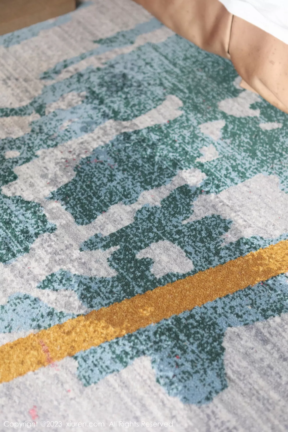 秀人集.com_[XiuRen秀人网]No.7306_模特曼柔脱淡蓝上衣露性感蓝色蕾丝内衣配白丝袜迷人诱惑写真82P