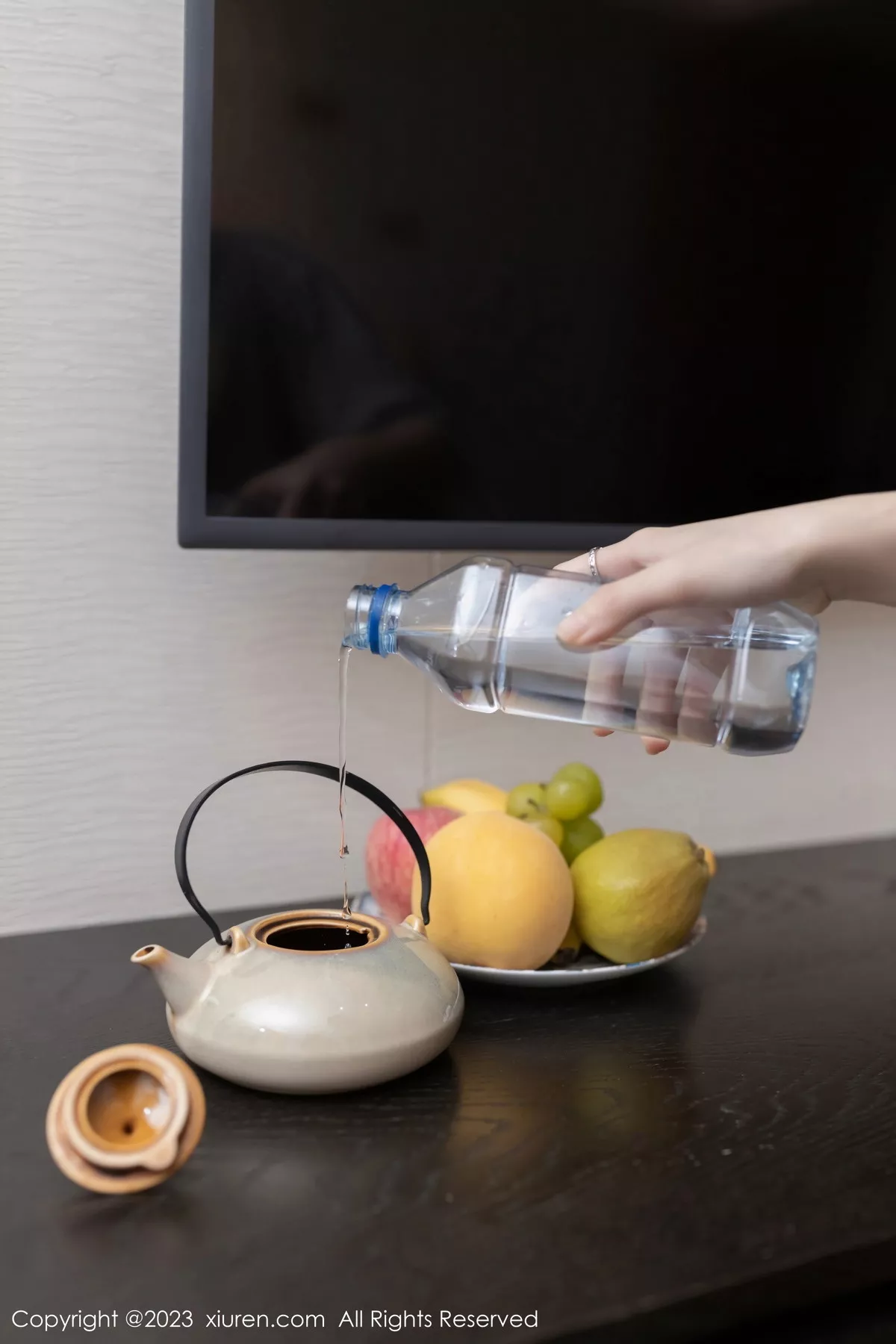 秀人集.com_[XiuRen秀人网]No.7311_模特杏子Yada性感浅色上衣配粉色短裙露蕾丝内衣迷人诱惑写真88P