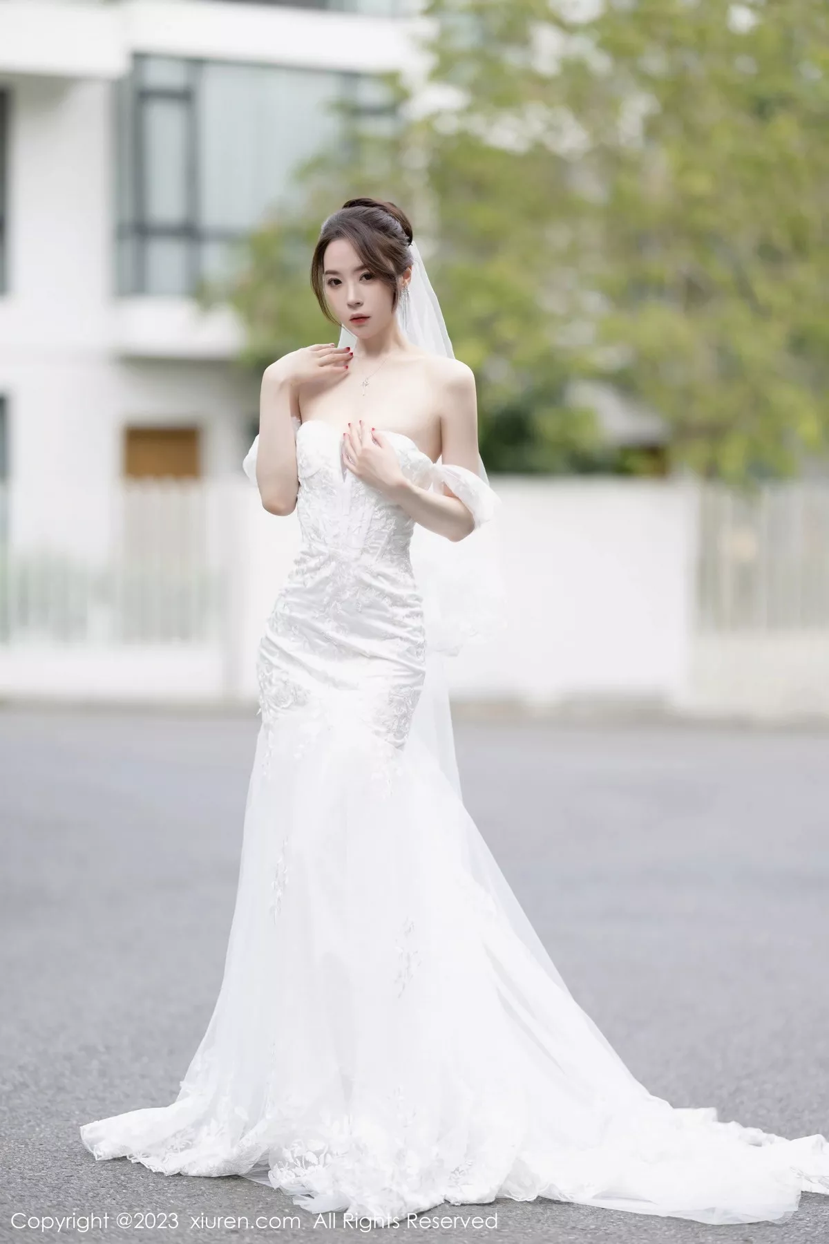 秀人集.com_[XiuRen秀人网]No.7310_模特梦心玥安吉旅拍性感白色婚纱服饰半脱秀曼妙身姿诱惑写真83P