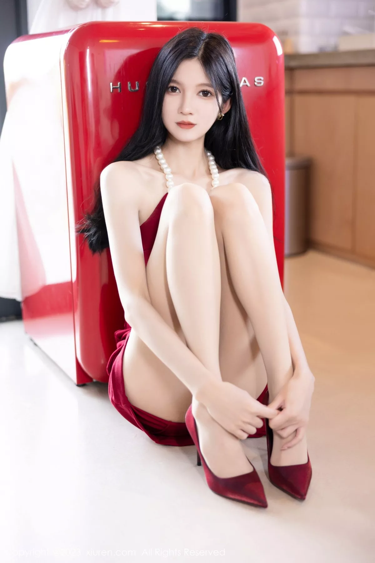 秀人集.com_[XiuRen秀人网]No.7352_模特程程程性感红色连衣裙+黑色蕾丝情趣服秀苗条身姿诱惑写真80P