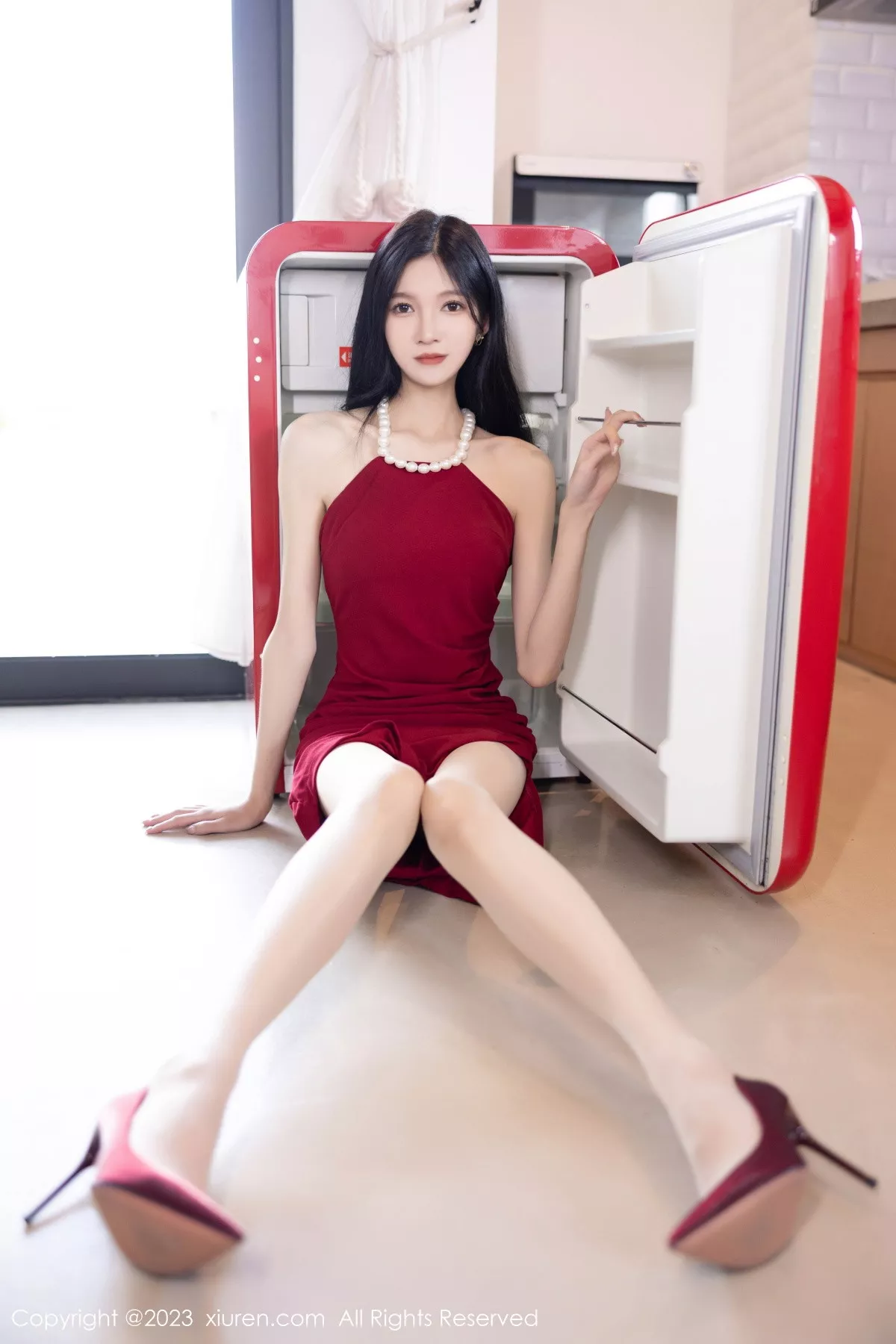 秀人集.com_[XiuRen秀人网]No.7352_模特程程程性感红色连衣裙+黑色蕾丝情趣服秀苗条身姿诱惑写真80P