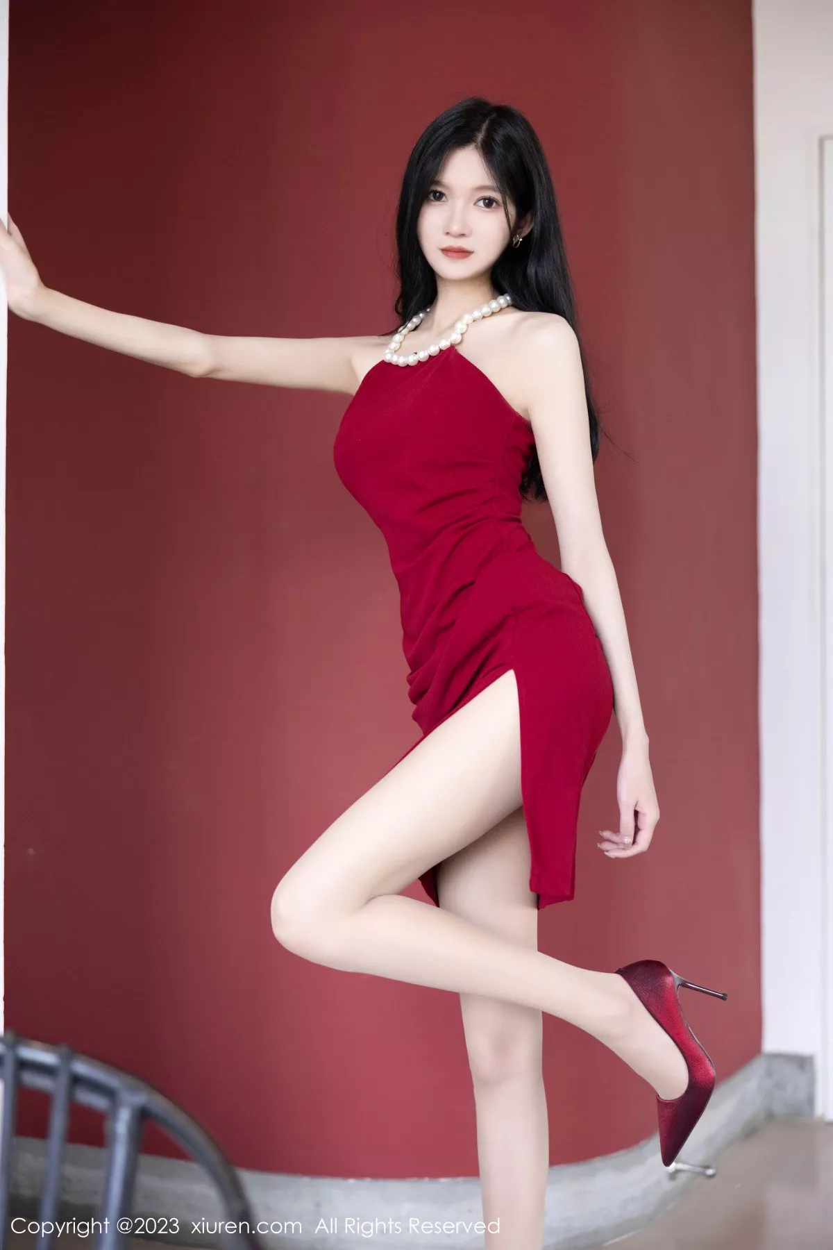 秀人集.com_[XiuRen秀人网]No.7352_模特程程程性感红色连衣裙+黑色蕾丝情趣服秀苗条身姿诱惑写真80P