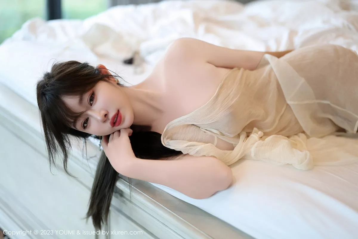 秀人集.com_[YouMi尤蜜荟]Vol.983_女神王雨纯性感浅色长款旗袍露白色内衣配肉丝袜完美诱惑写真79P