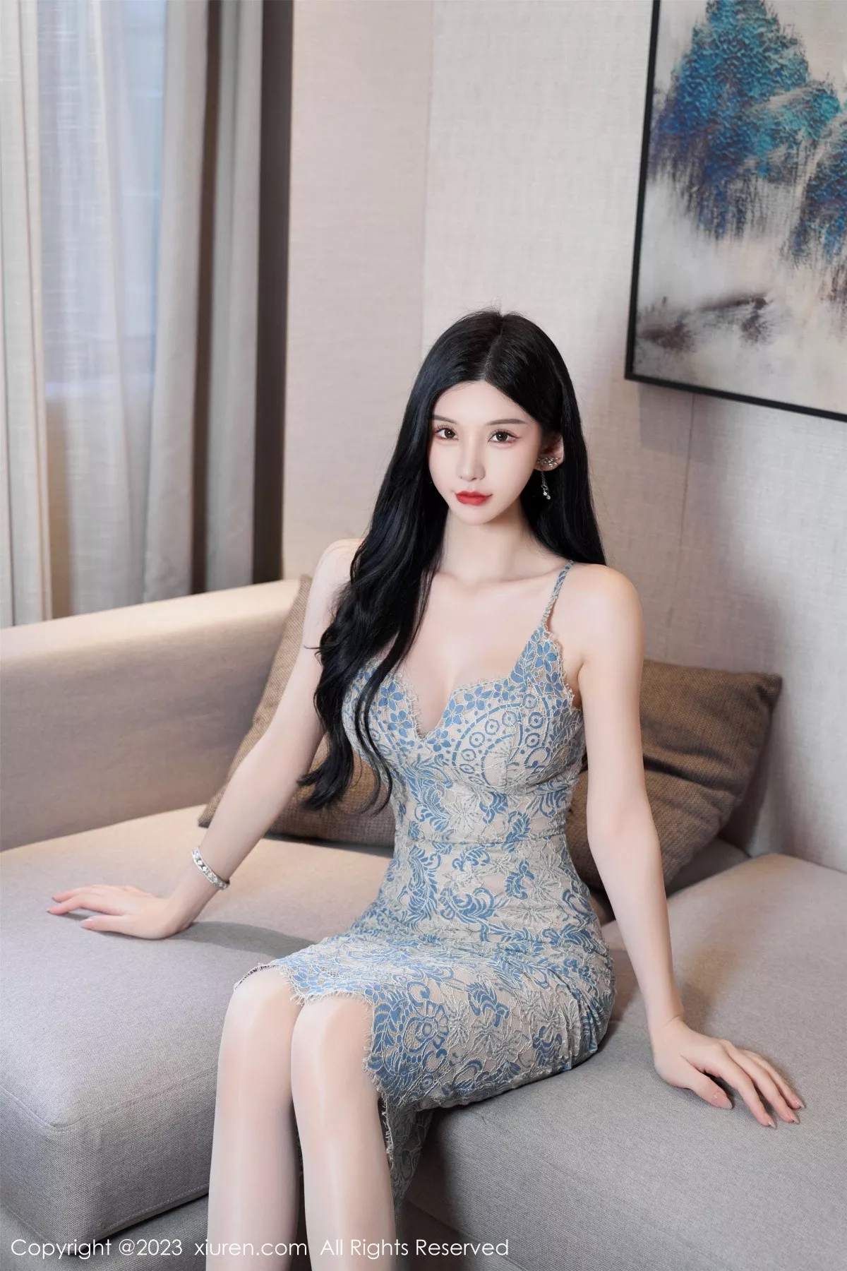 秀人集.com_[XiuRen秀人网]No.7362_女神周于希Sally蓝色蕾丝吊带裙配油亮白丝秀完美身材诱惑写真84P