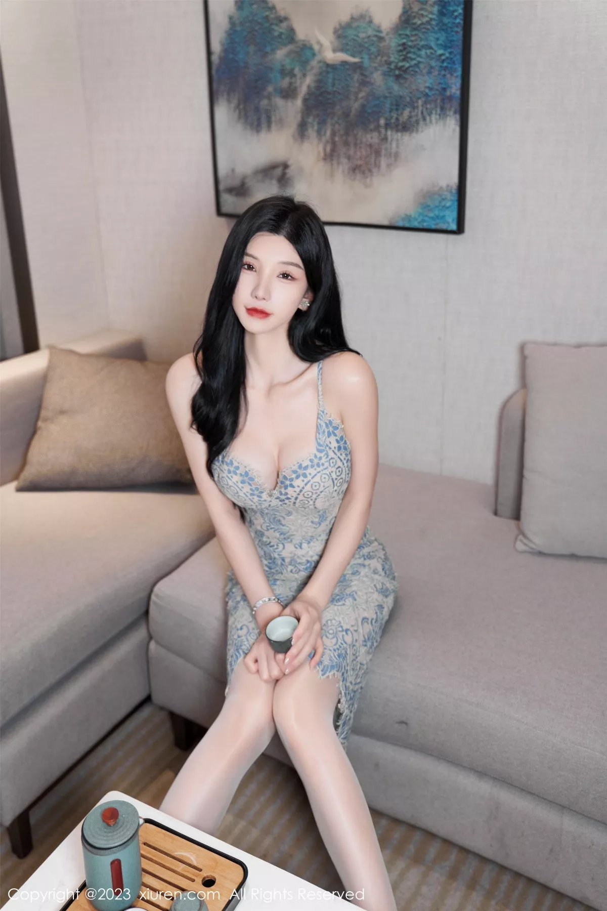 秀人集.com_[XiuRen秀人网]No.7362_女神周于希Sally蓝色蕾丝吊带裙配油亮白丝秀完美身材诱惑写真84P