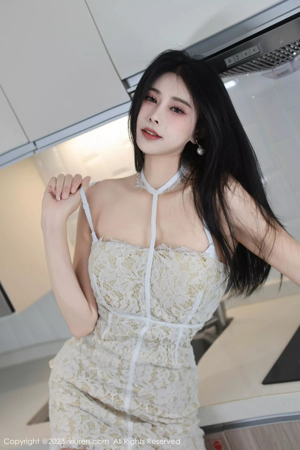 秀人集.com_[XiuRen秀人网]No.7391_模特草莓mm性感浅色吊带短裙露白色内衣秀曼妙身姿诱惑写真84P