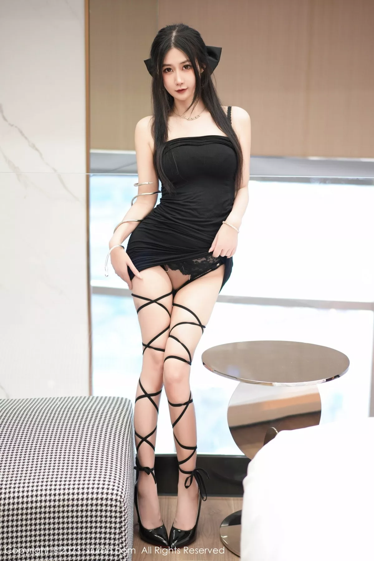 秀人集.com_[XiuRen秀人网]No.7394_模特laura阿姣性感黑色吊带短裙露薄纱内衣秀曼妙身姿诱惑写真72P