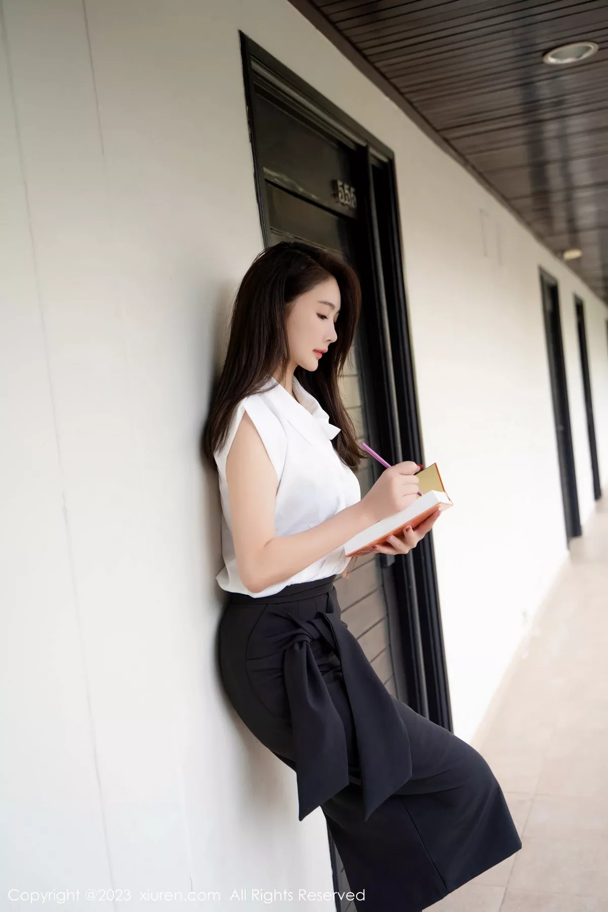 秀人集.com_[XiuRen秀人网]No.7270_模特Summer宝宝性感黑色蕾丝内衣配黑丝袜秀曼妙身姿诱惑写真59P