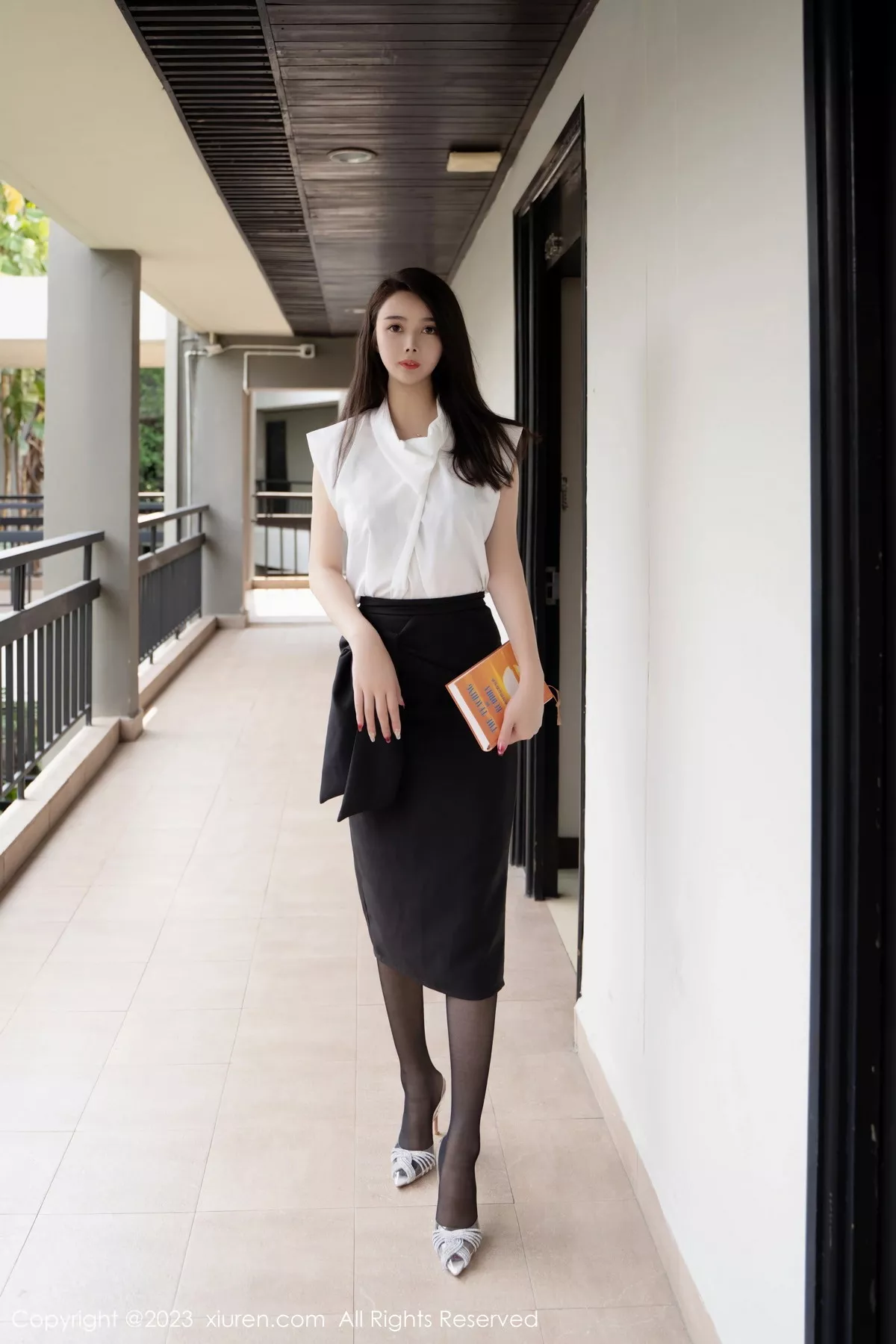 秀人集.com_[XiuRen秀人网]No.7270_模特Summer宝宝性感黑色蕾丝内衣配黑丝袜秀曼妙身姿诱惑写真59P