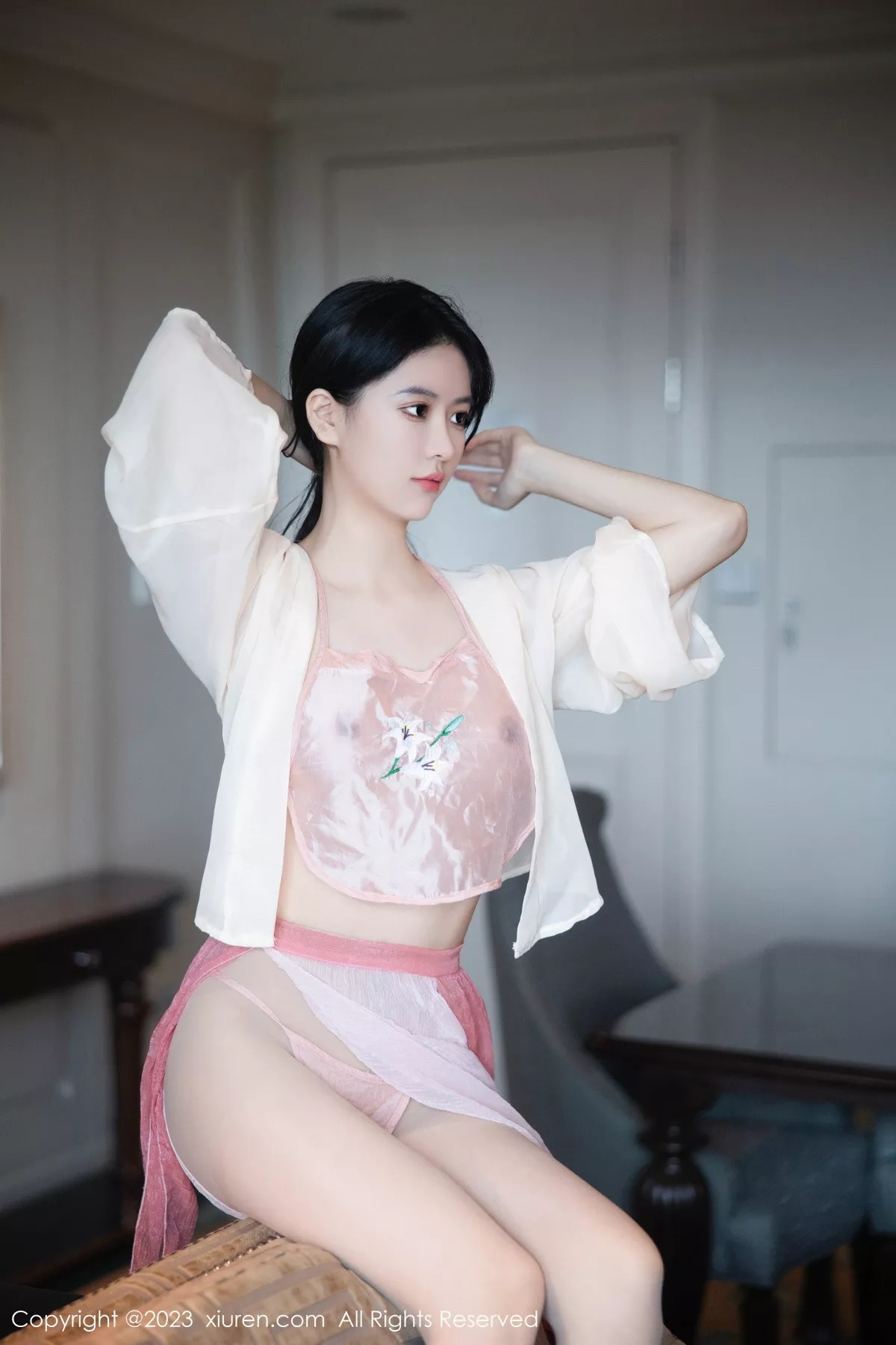 秀人集.com_[XiuRen秀人网]No.7290_模特幼幼性感粉色古装服饰配超薄无内肉丝秀惹火身材诱惑写真88P