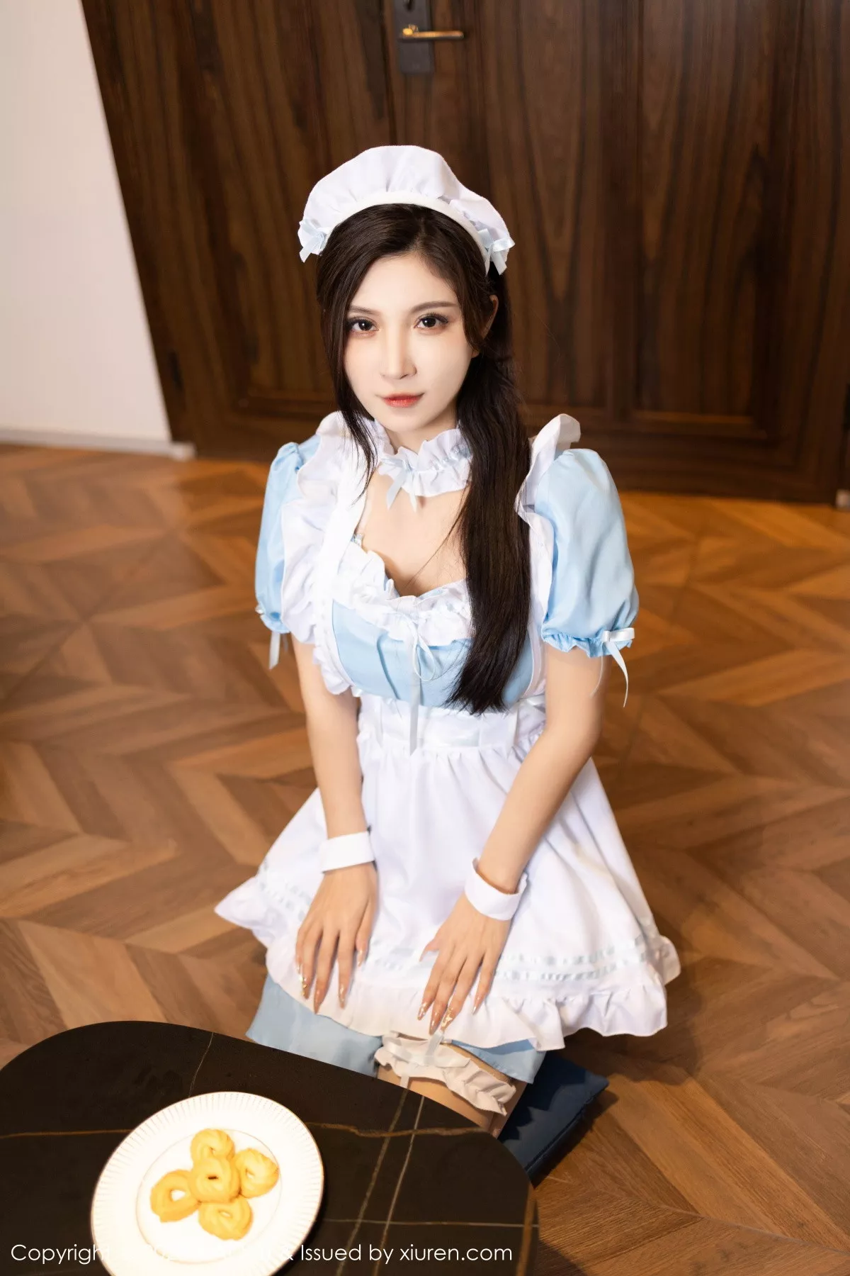 秀人集.com_[XiaoYu画语界]Vol.1100_模特小蛮妖Yummy淡蓝女仆服露金色比基尼秀完美身材诱惑写真83P