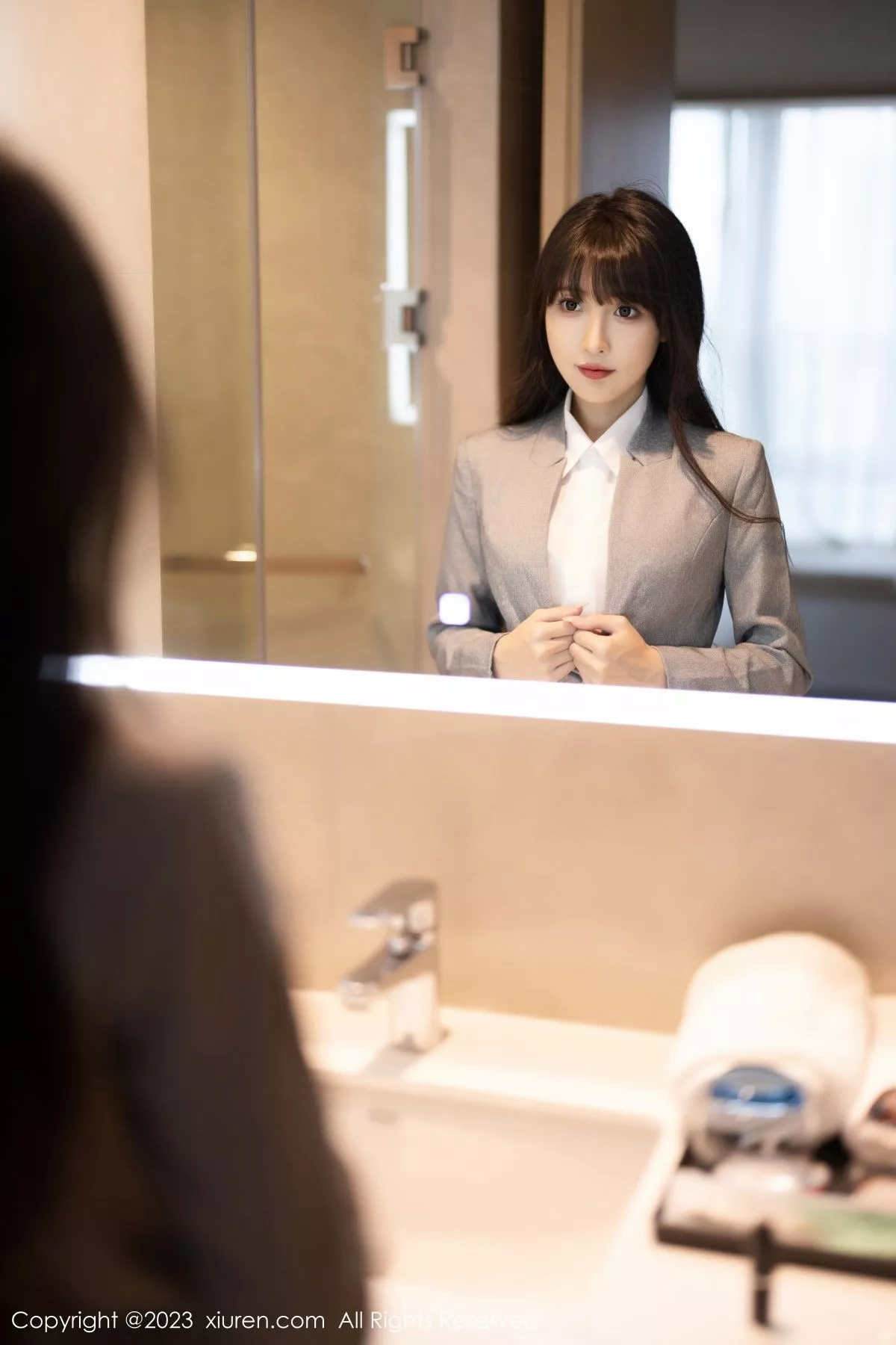 秀人集.com_[XiuRen秀人网]No.7422_模特林星阑性感灰色OL服饰+淡蓝连衣短裙秀曼妙身姿诱惑写真85P