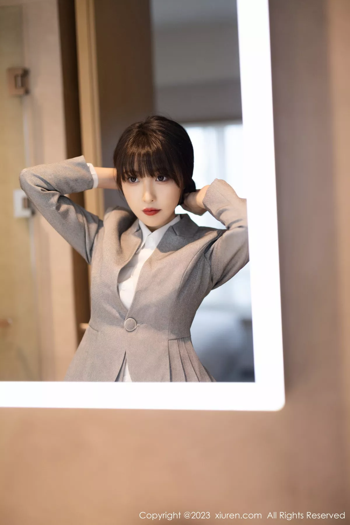 秀人集.com_[XiuRen秀人网]No.7422_模特林星阑性感灰色OL服饰+淡蓝连衣短裙秀曼妙身姿诱惑写真85P