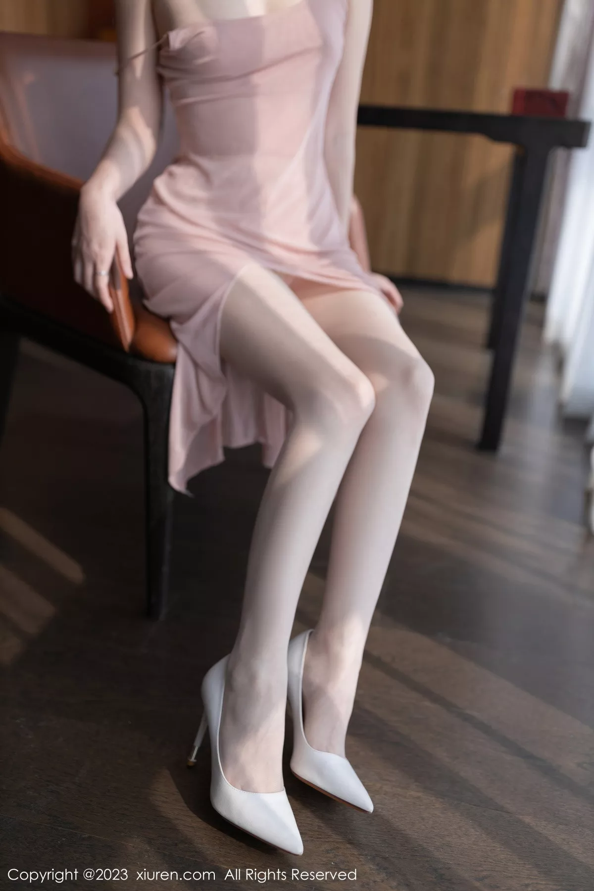 秀人集.com_[XiuRen秀人网]No.7429_模特鱼子酱Fish性感粉桃吊带裙配原色丝袜秀曼妙身姿诱惑写真80P