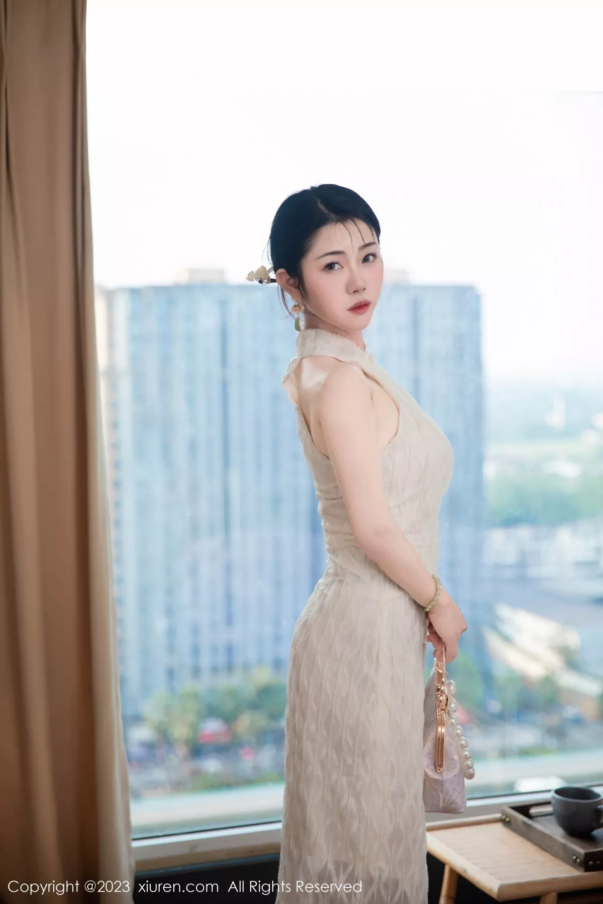 秀人集.com_[XiuRen秀人网]No.7435_模特严利娅Yuliya性感白色旗袍服饰秀婀娜身姿完美诱惑写真71P