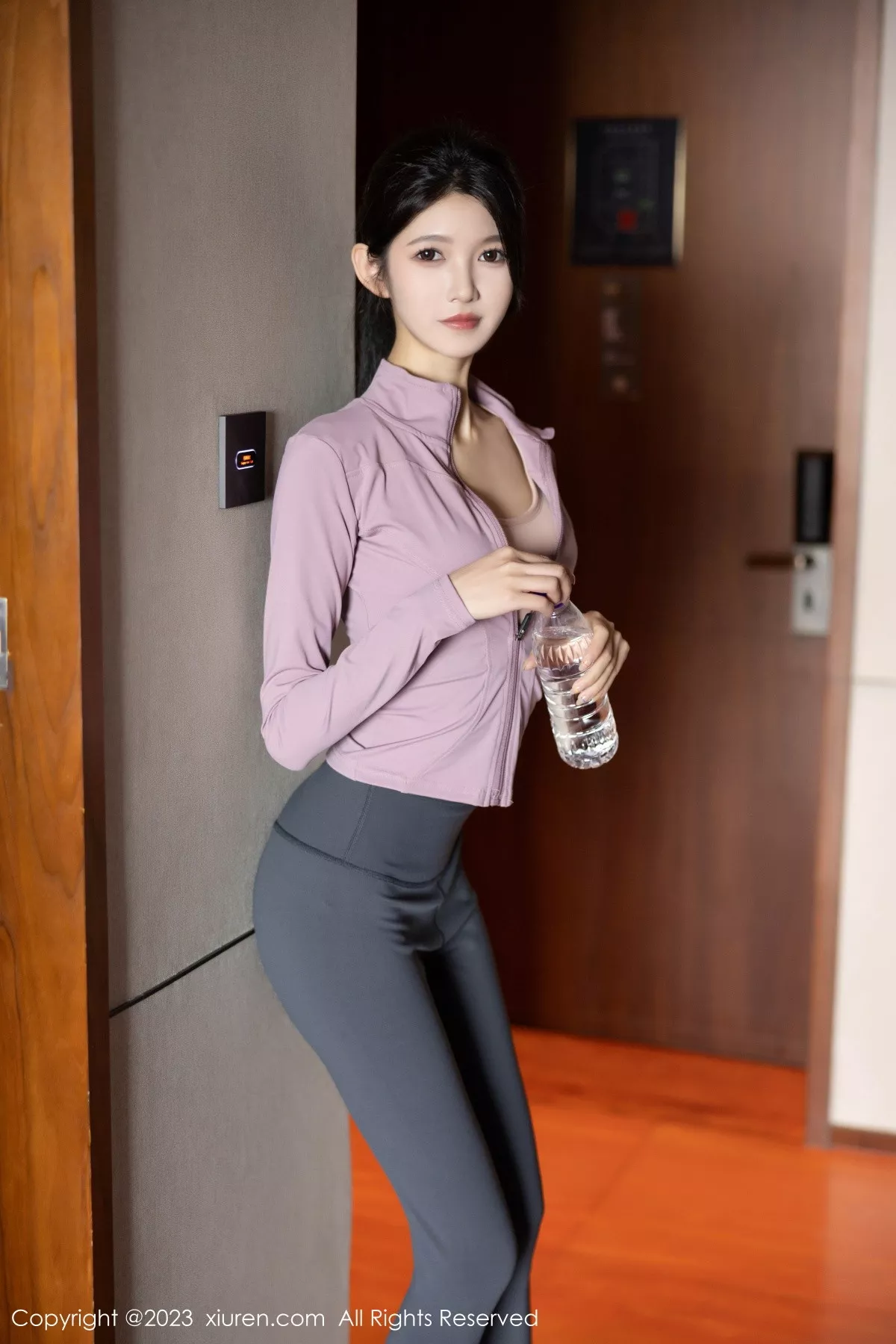 秀人集.com_[XiuRen秀人网]No.7438_模特程程程健身房紫灰色上衣配灰色运动裤秀曼妙身姿诱惑写真84P