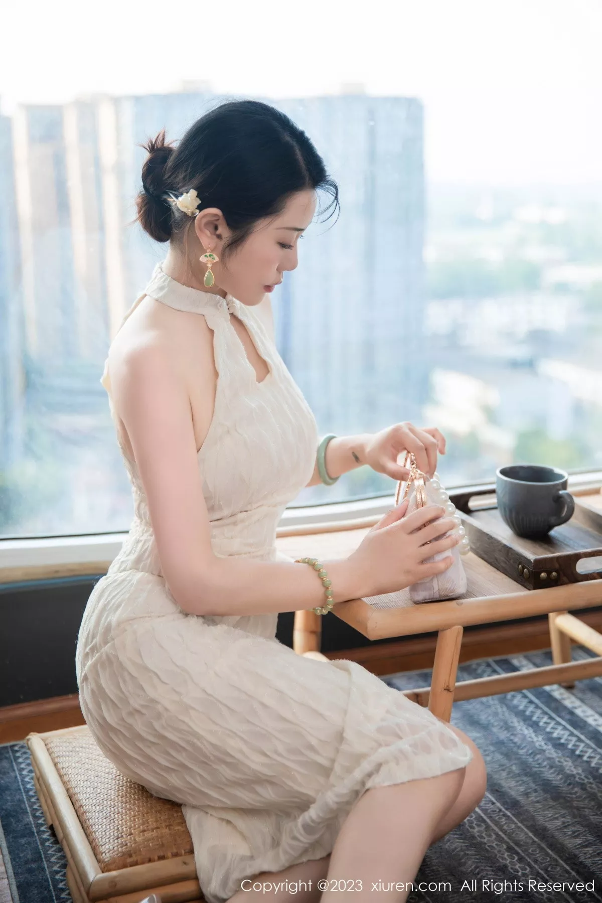 秀人集.com_[XiuRen秀人网]No.7435_模特严利娅Yuliya性感白色旗袍服饰秀婀娜身姿完美诱惑写真71P