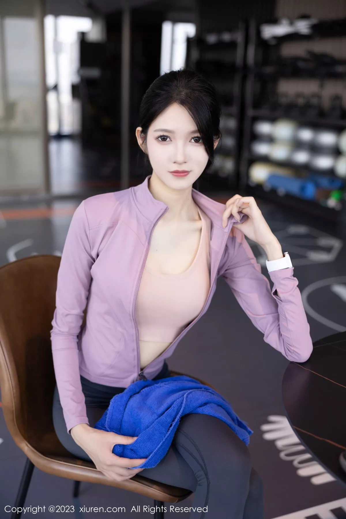 秀人集.com_[XiuRen秀人网]No.7438_模特程程程健身房紫灰色上衣配灰色运动裤秀曼妙身姿诱惑写真84P