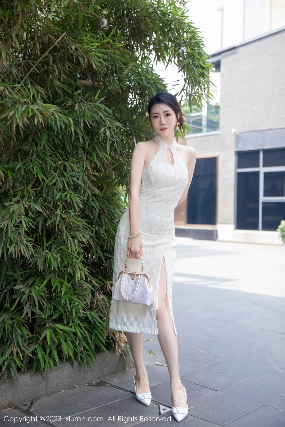 秀人集.com_[XiuRen秀人网]No.7435_模特严利娅Yuliya性感白色旗袍服饰秀婀娜身姿完美诱惑写真71P