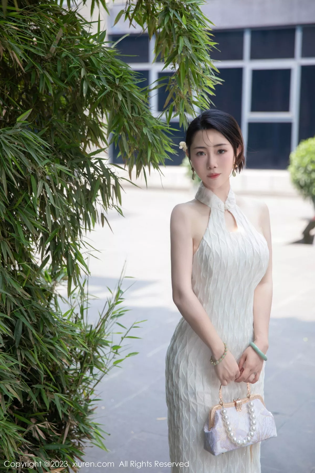 秀人集.com_[XiuRen秀人网]No.7435_模特严利娅Yuliya性感白色旗袍服饰秀婀娜身姿完美诱惑写真71P