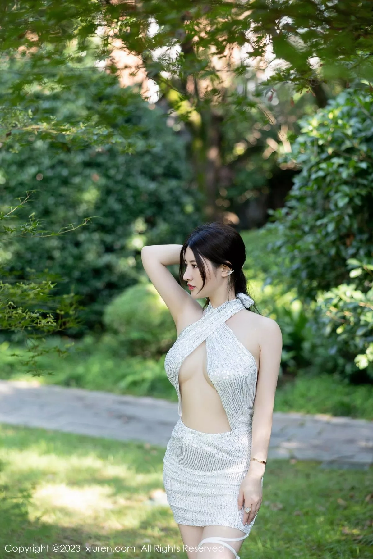 秀人集.com_[XiuRen秀人网]No.7441_模特诗诗kiki性感蓝灰蕾丝内衣配黑丝袜秀丰腴身姿惹火诱惑写真79P