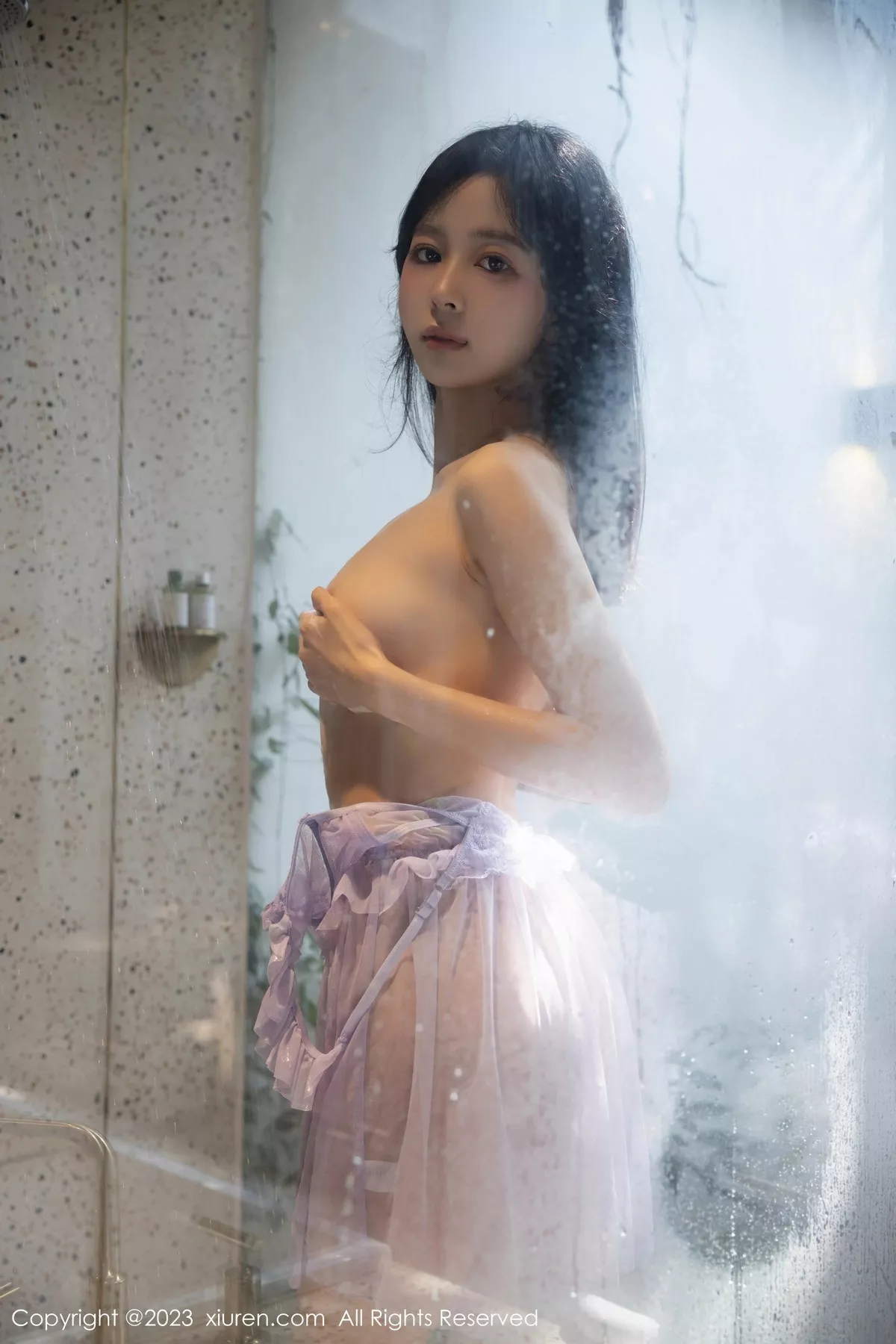 秀人集.com_[XiuRen秀人网]No.7451_模特糖豆sisi浴缸场景性感紫色薄纱睡裙湿身秀惹火身材诱惑写真56P