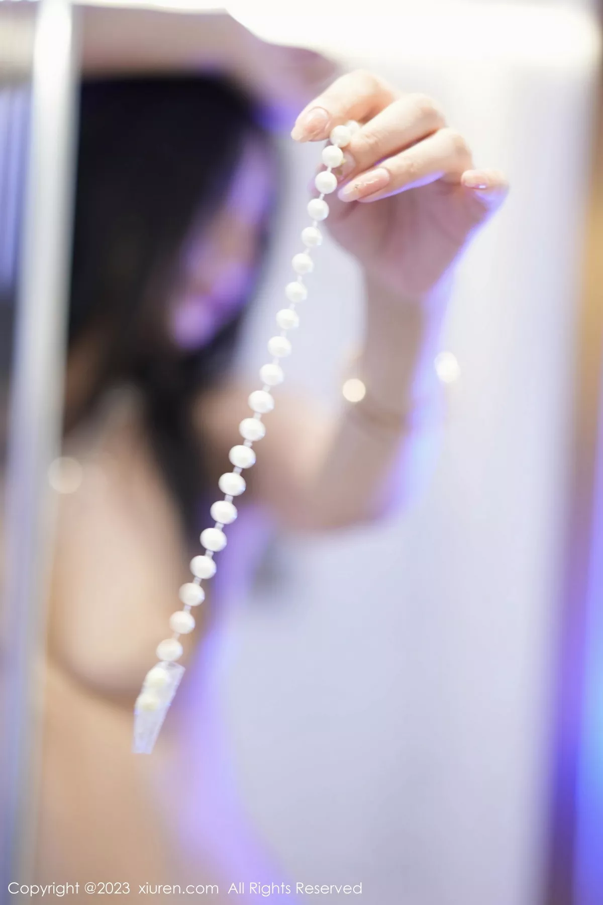 秀人集.com_[XiuRen秀人网]No.7447_模特laura阿姣性感白色吊带短裙配白色高跟秀完美身材迷人写真77P