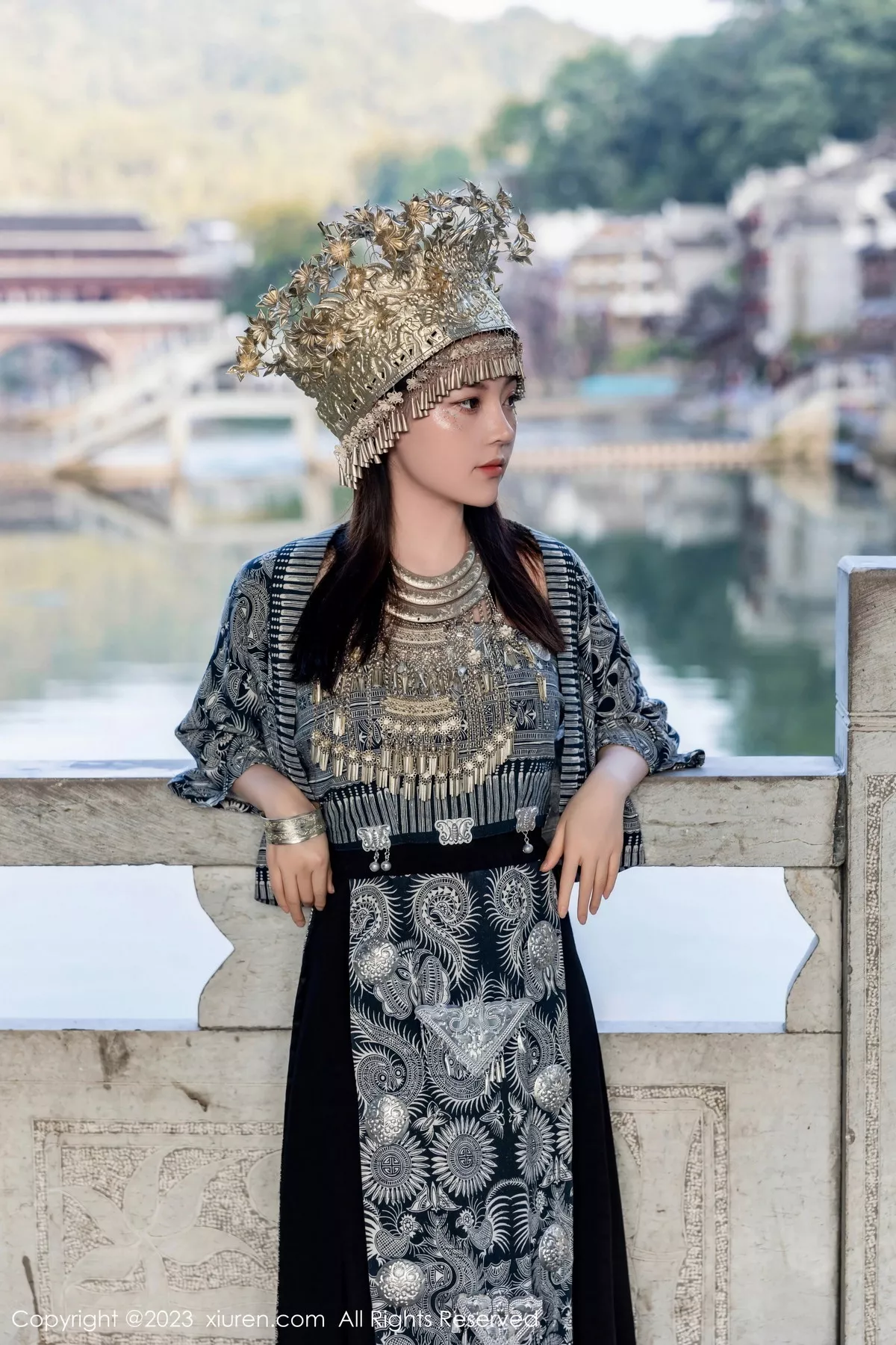 秀人集.com_[XiuRen秀人网]No.7448_模特豆瓣酱户外性感银饰苗族服饰半脱秀丰腴身材完美诱惑写真82P