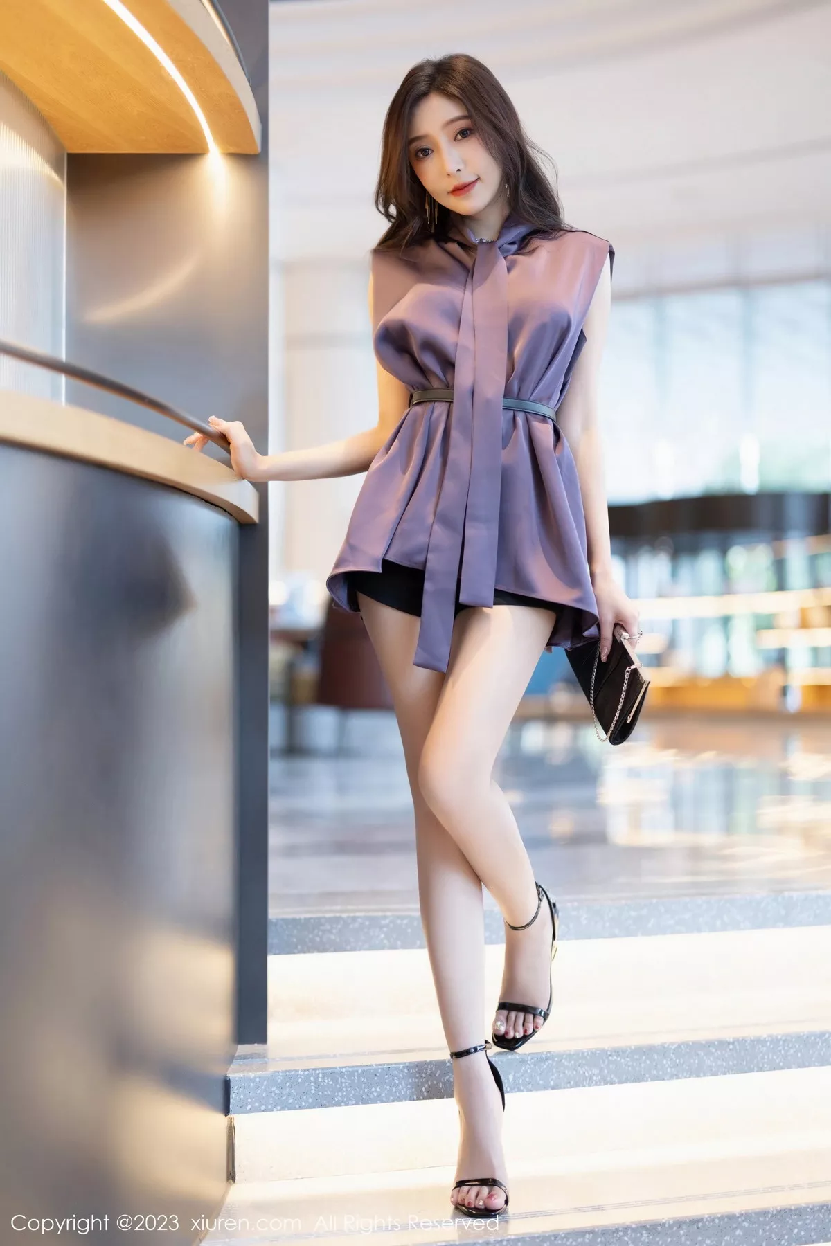 秀人集.com_[XiuRen秀人网]No.7462_女神王馨瑶yanni脱紫色上衣露性感白色蕾丝内衣完美诱惑写真80P