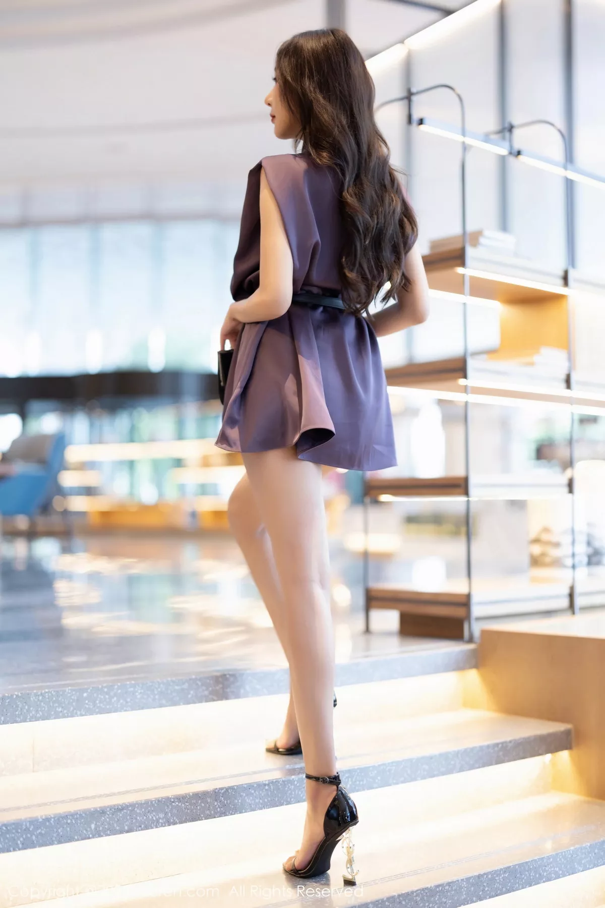 秀人集.com_[XiuRen秀人网]No.7462_女神王馨瑶yanni脱紫色上衣露性感白色蕾丝内衣完美诱惑写真80P