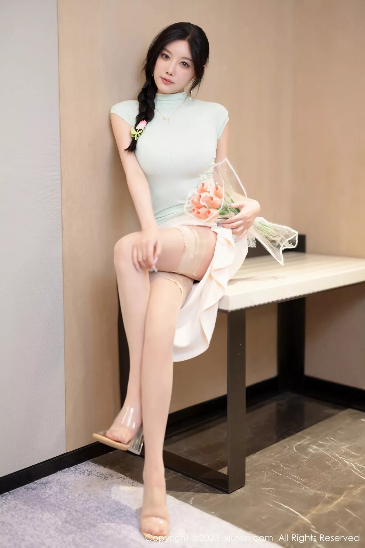 秀人集.com_[XiuRen秀人网]No.7481_女神杨晨晨Yome淡绿色上衣露白色蕾丝内衣秀丰腴身材诱惑写真84P