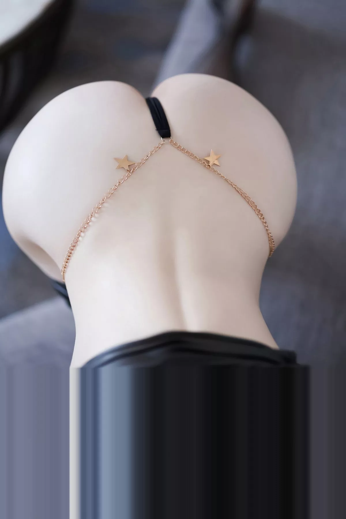 秀人集.com_[XiaoYu画语界]Vol.1123_模特梦心玥性感黑色短裙配黑丝袜秀高挑曼妙身姿完美诱惑写真84P