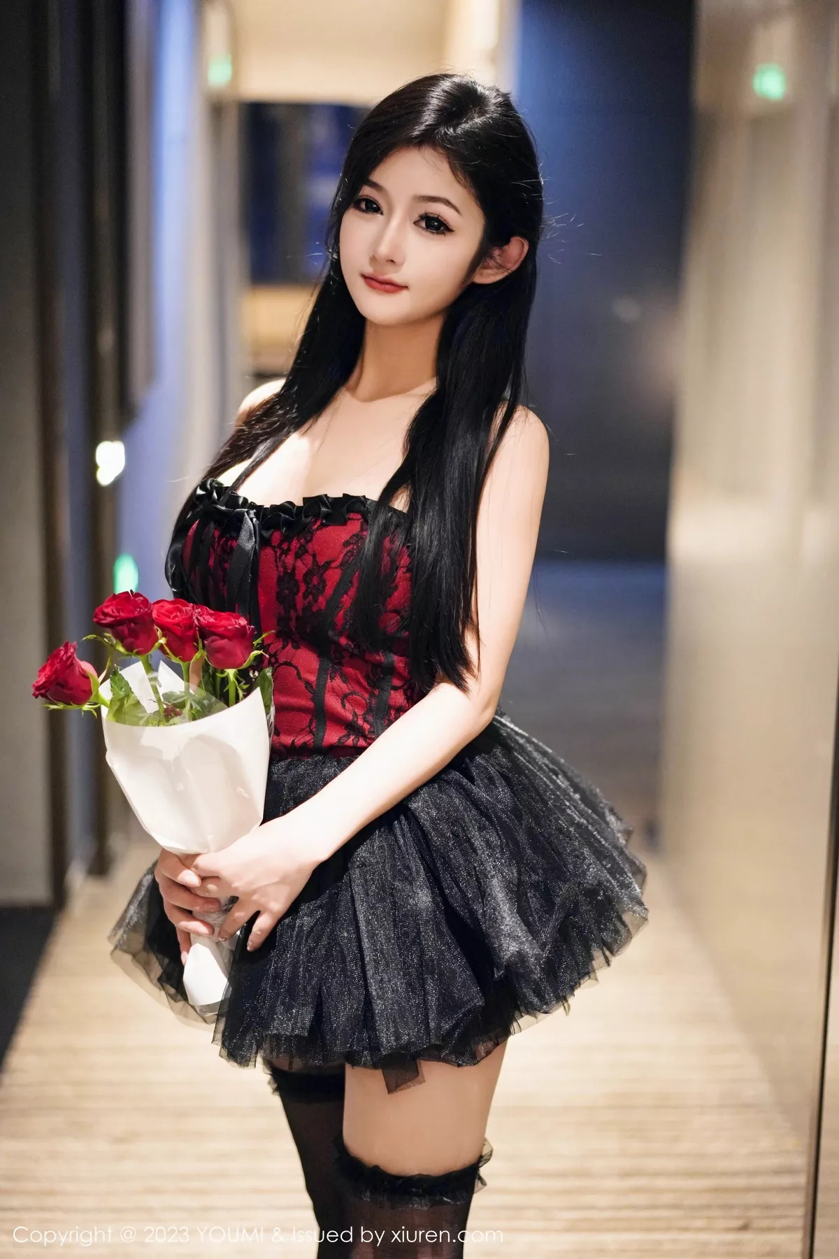 秀人集.com_[YouMi尤蜜荟]Vol.991_模特谭小灵性感黑色露肩情趣服饰配黑丝袜秀丰腴身材诱惑写真74P