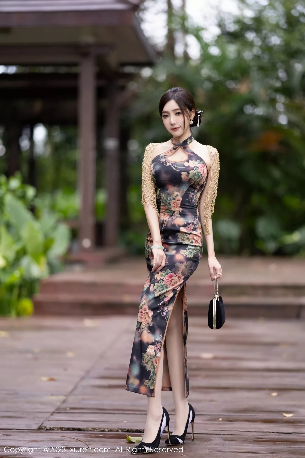 秀人集.com_[XiuRen秀人网]No.7495_女神王馨瑶yanni性感花纹旗袍露淡紫色内衣配开档肉丝诱惑写真81P