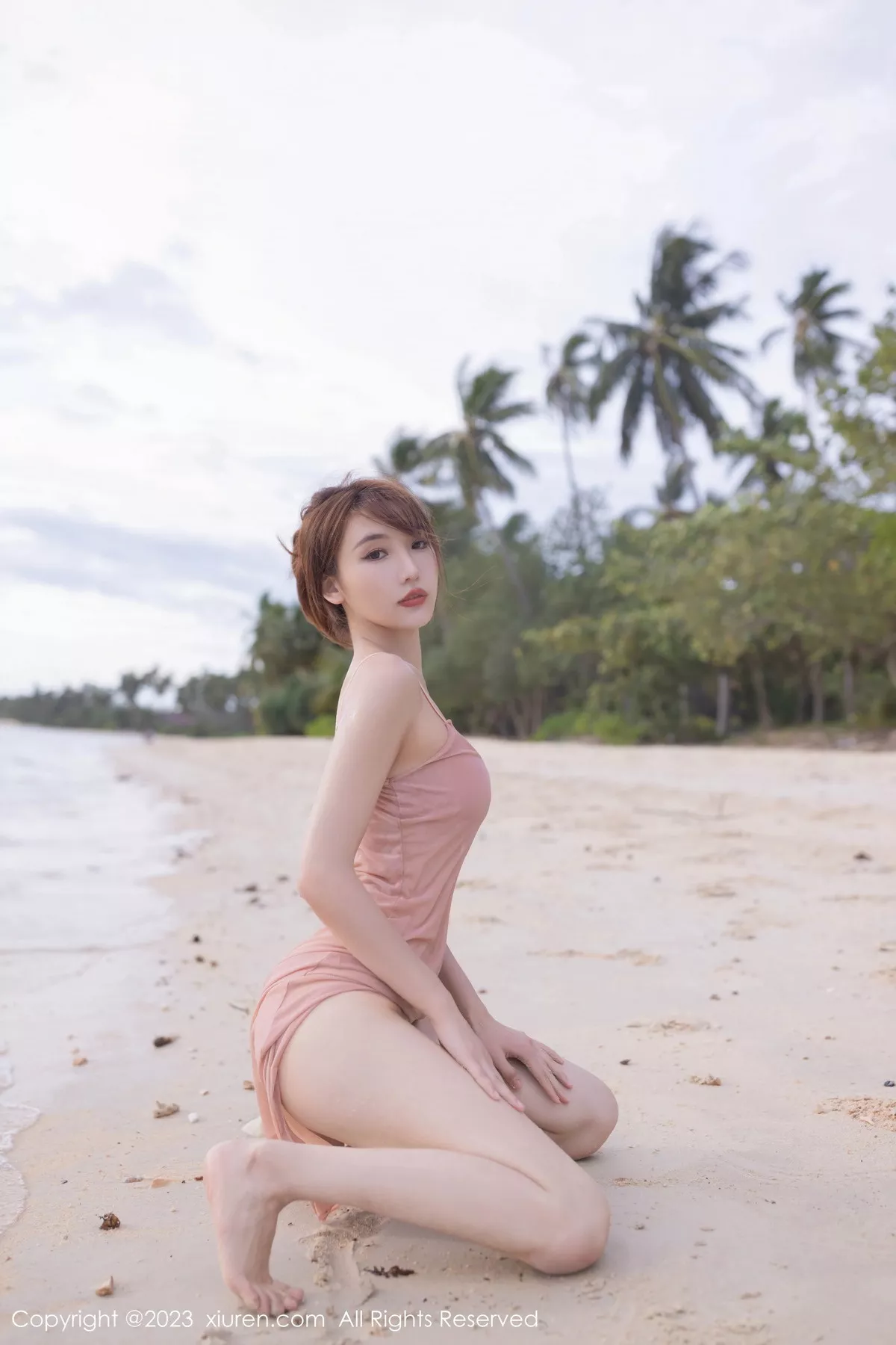 秀人集.com_[XiuRen秀人网]No.7501_模特陆萱萱性感粉色蕾丝内衣配超薄无内肉丝秀惹火身材诱惑写真77P