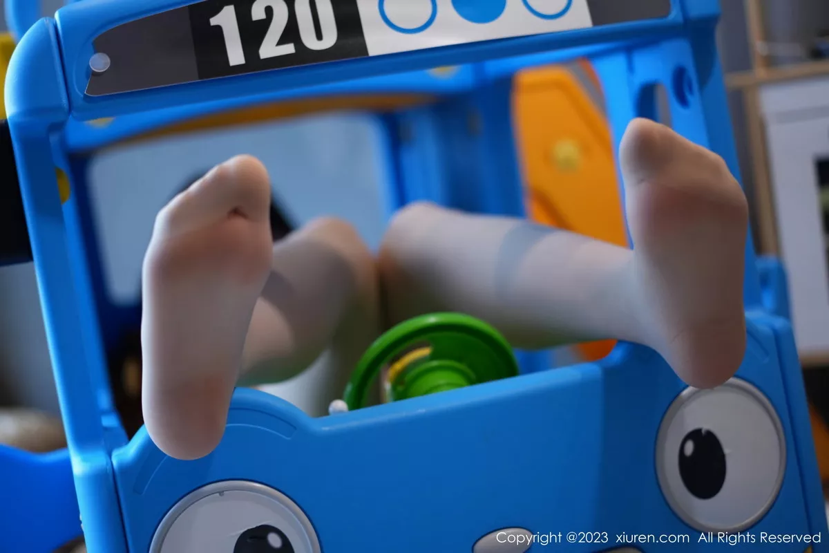 秀人集.com_[XiuRen秀人网]No.7505_女神王雨纯性感蓝色连体泳装配超薄肉丝秀曼妙身姿惹火诱惑写真70P