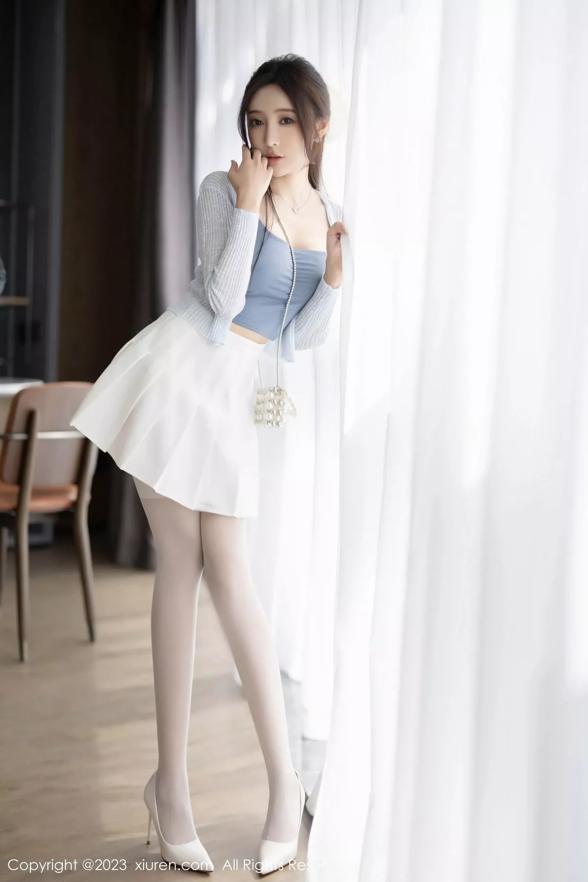 秀人集.com_[XiuRen秀人网]No.7515_女神王馨瑶yanni性感浅色服饰配短裙露白丝吊袜秀美腿诱惑写真82P