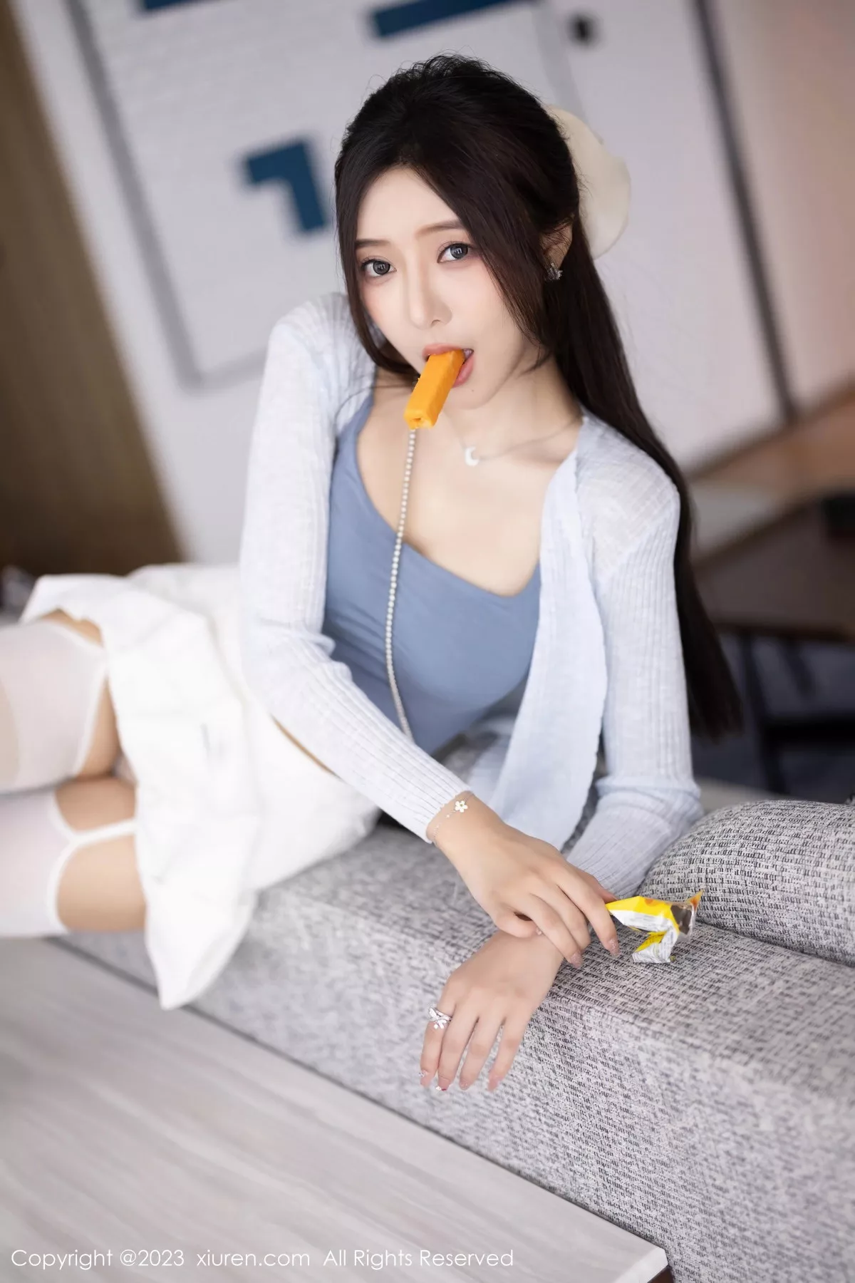 秀人集.com_[XiuRen秀人网]No.7515_女神王馨瑶yanni性感浅色服饰配短裙露白丝吊袜秀美腿诱惑写真82P