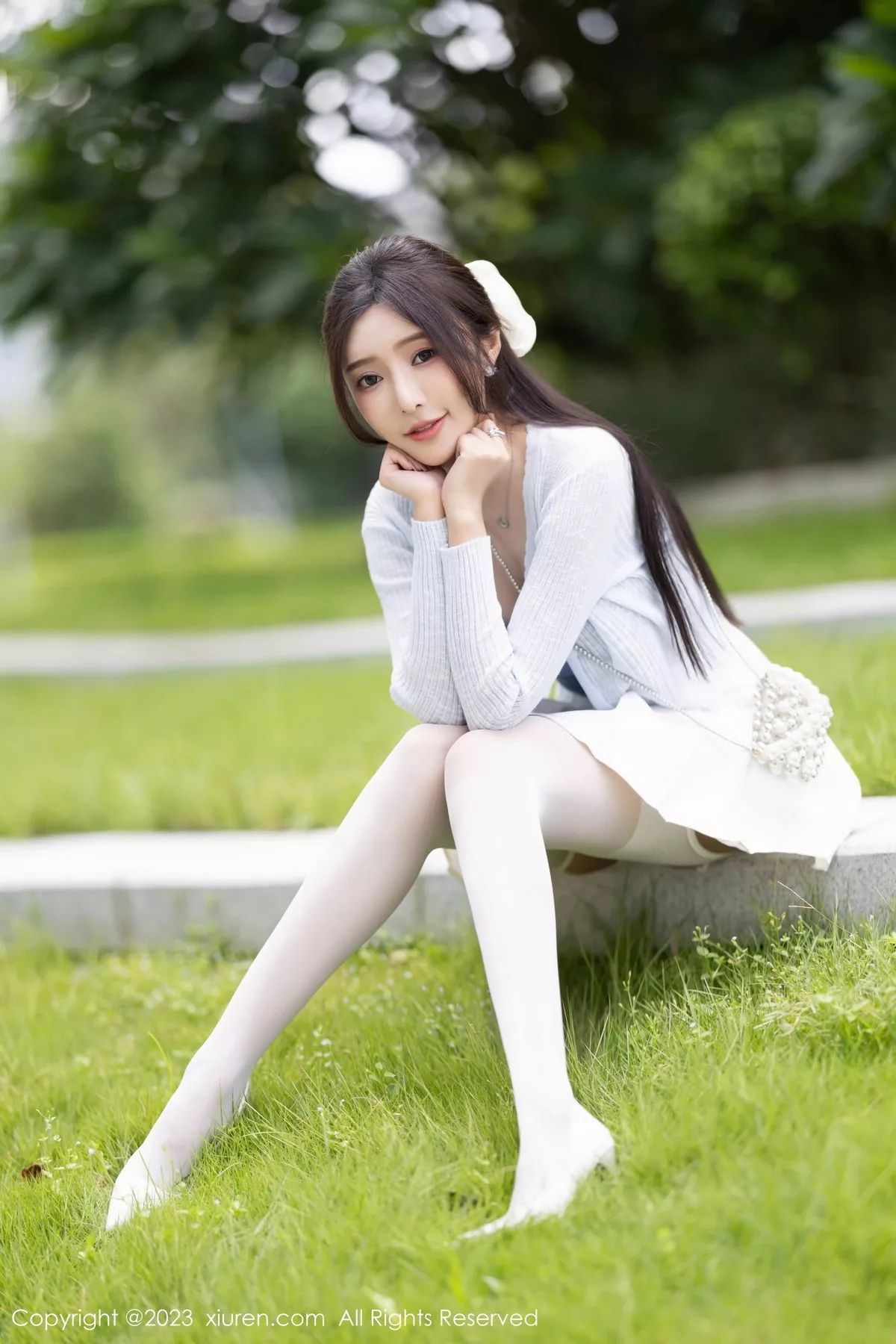 秀人集.com_[XiuRen秀人网]No.7515_女神王馨瑶yanni性感浅色服饰配短裙露白丝吊袜秀美腿诱惑写真82P