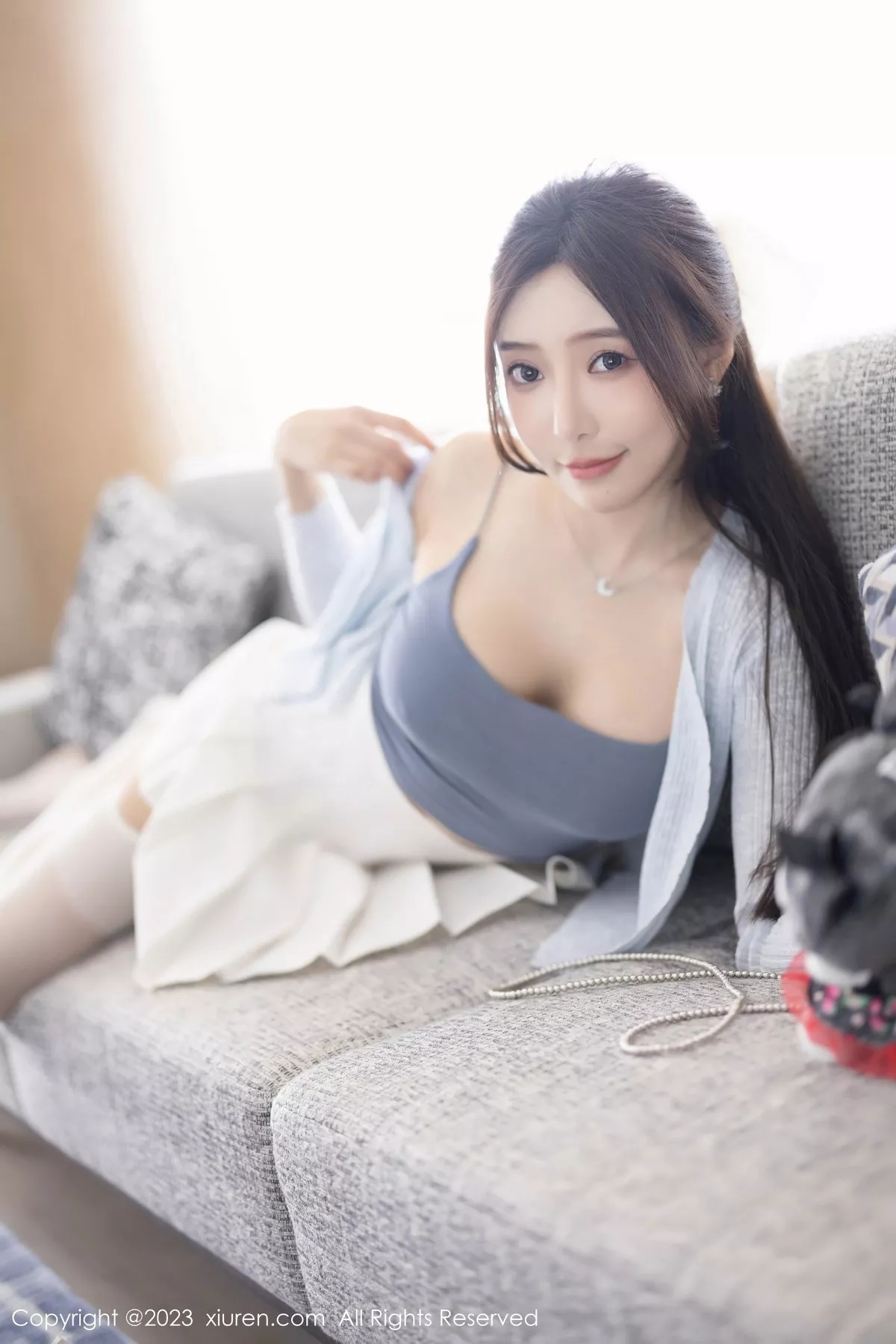 秀人集.com_[XiuRen秀人网]No.7515_女神王馨瑶yanni性感浅色服饰配短裙露白丝吊袜秀美腿诱惑写真82P