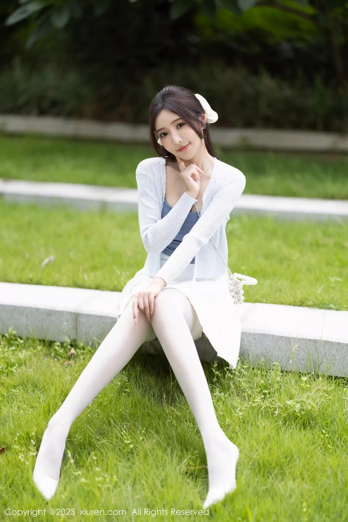 秀人集.com_[XiuRen秀人网]No.7515_女神王馨瑶yanni性感浅色服饰配短裙露白丝吊袜秀美腿诱惑写真82P