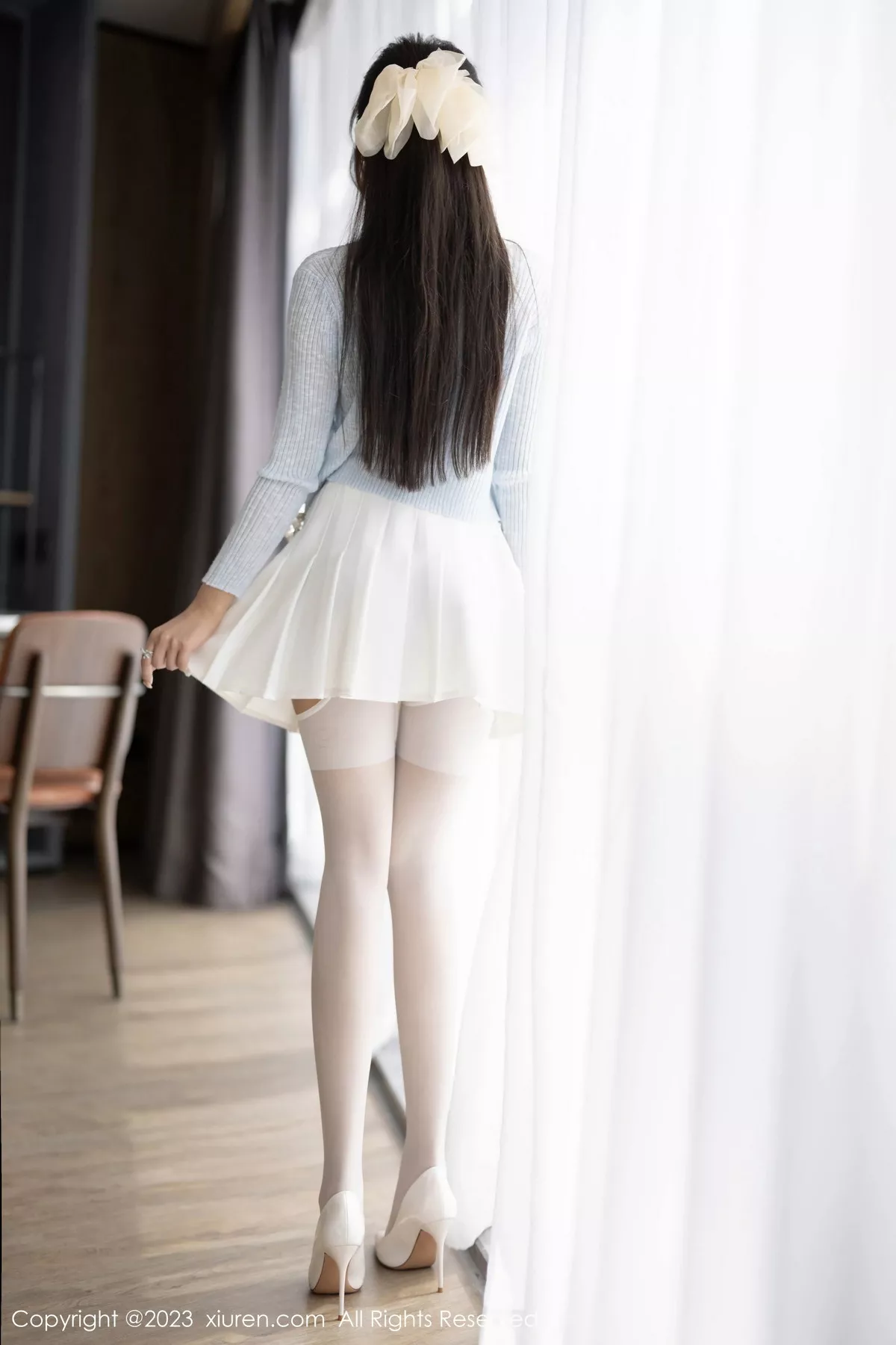 秀人集.com_[XiuRen秀人网]No.7515_女神王馨瑶yanni性感浅色服饰配短裙露白丝吊袜秀美腿诱惑写真82P