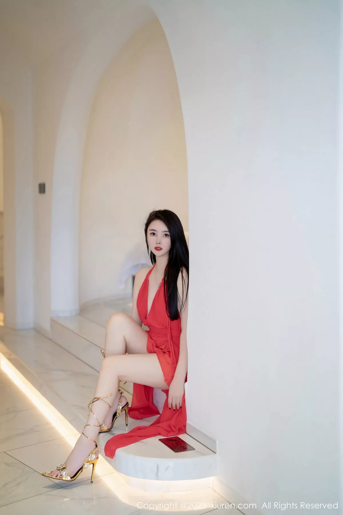 秀人集.com_[XiuRen秀人网]No.7517_模特Summer宝宝红色露肩连衣长裙配肉丝袜秀曼妙身姿诱惑写真62P