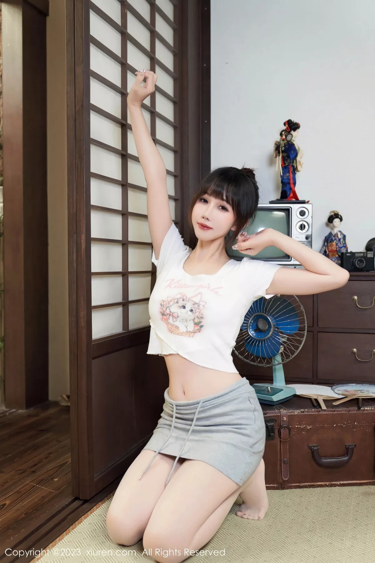 秀人集.com_[XiuRen秀人网]No.7519_模特波巧酱性感白色短T配灰色短裙露超薄肉丝秀美腿诱惑写真88P