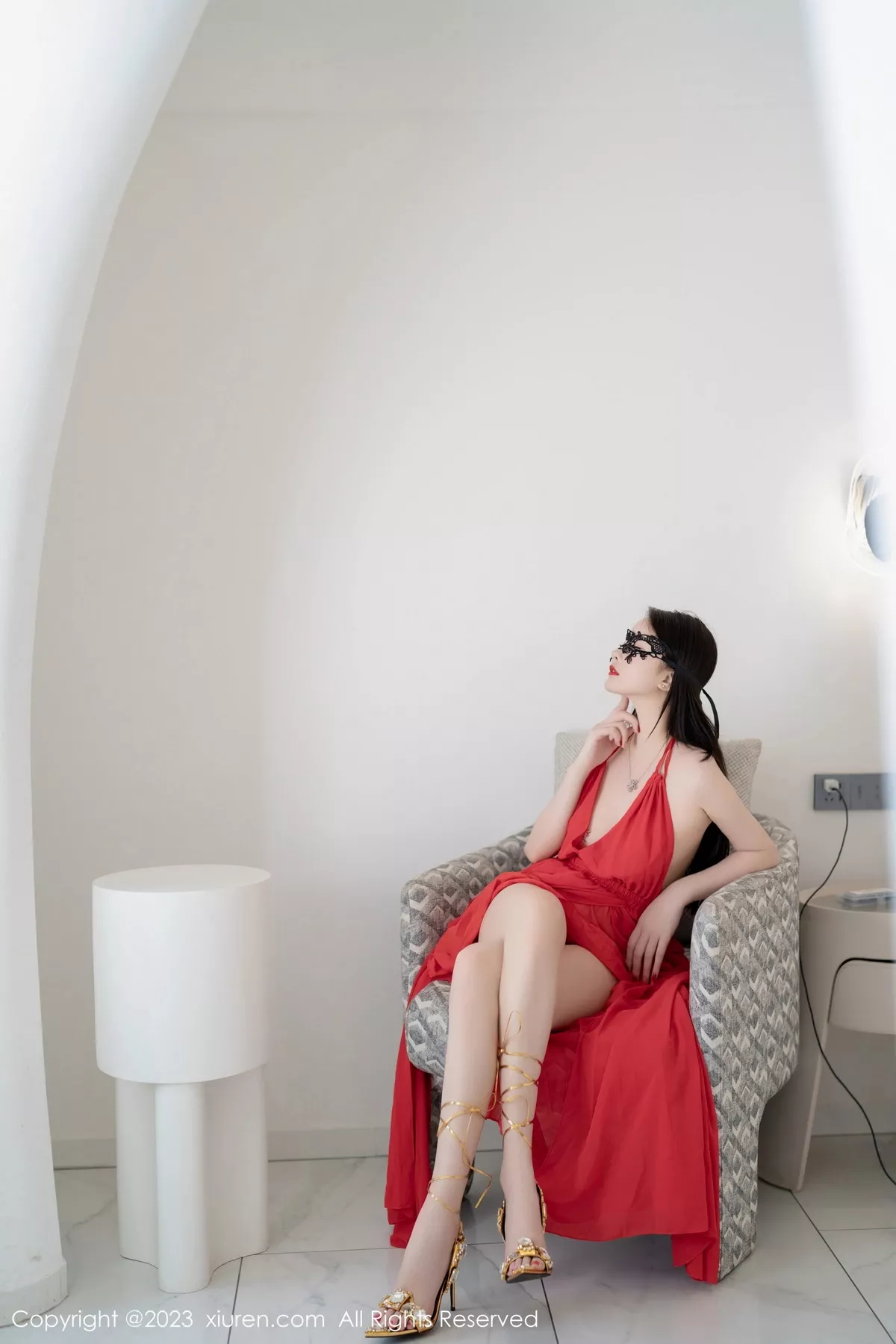 秀人集.com_[XiuRen秀人网]No.7517_模特Summer宝宝红色露肩连衣长裙配肉丝袜秀曼妙身姿诱惑写真62P