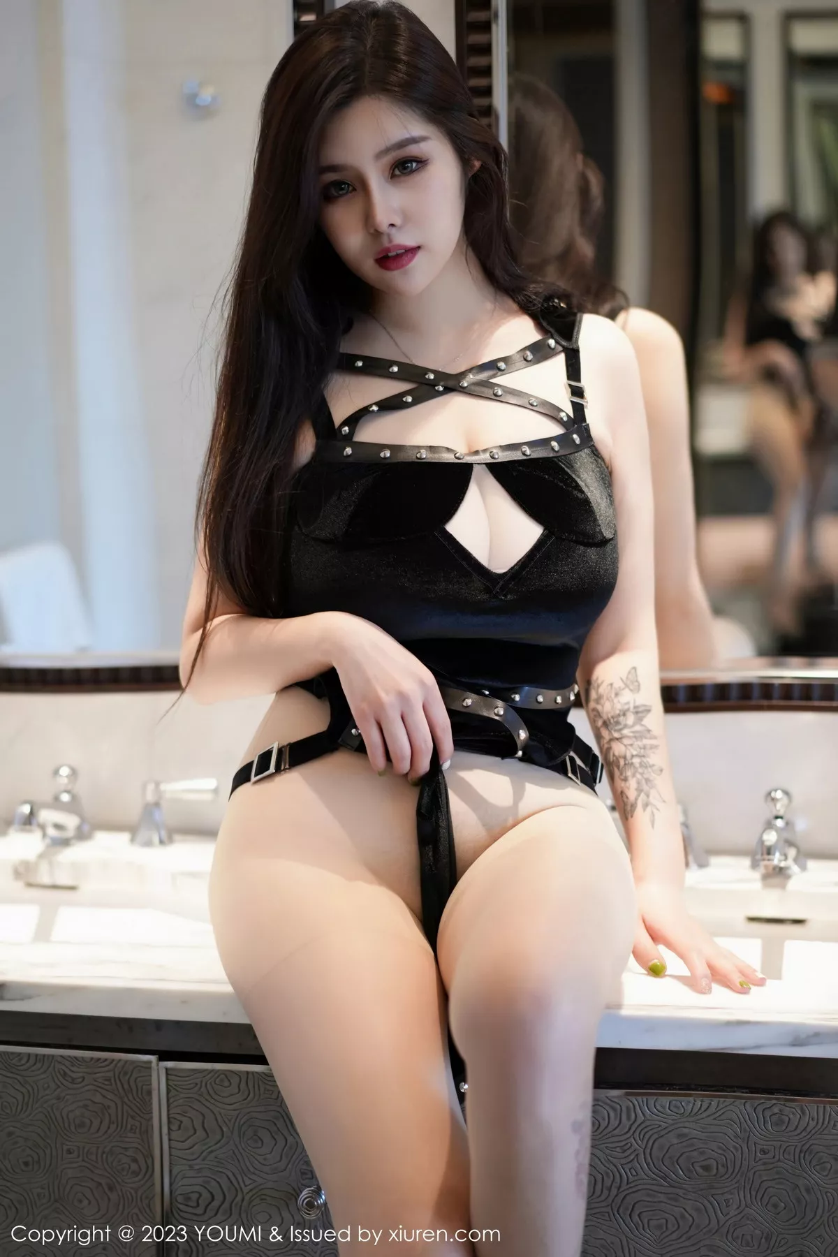 秀人集.com_[YouMi尤蜜荟]Vol.994_模特周思乔Betty性感黑色情趣服配超薄肉丝秀惹火身材诱惑写真77P