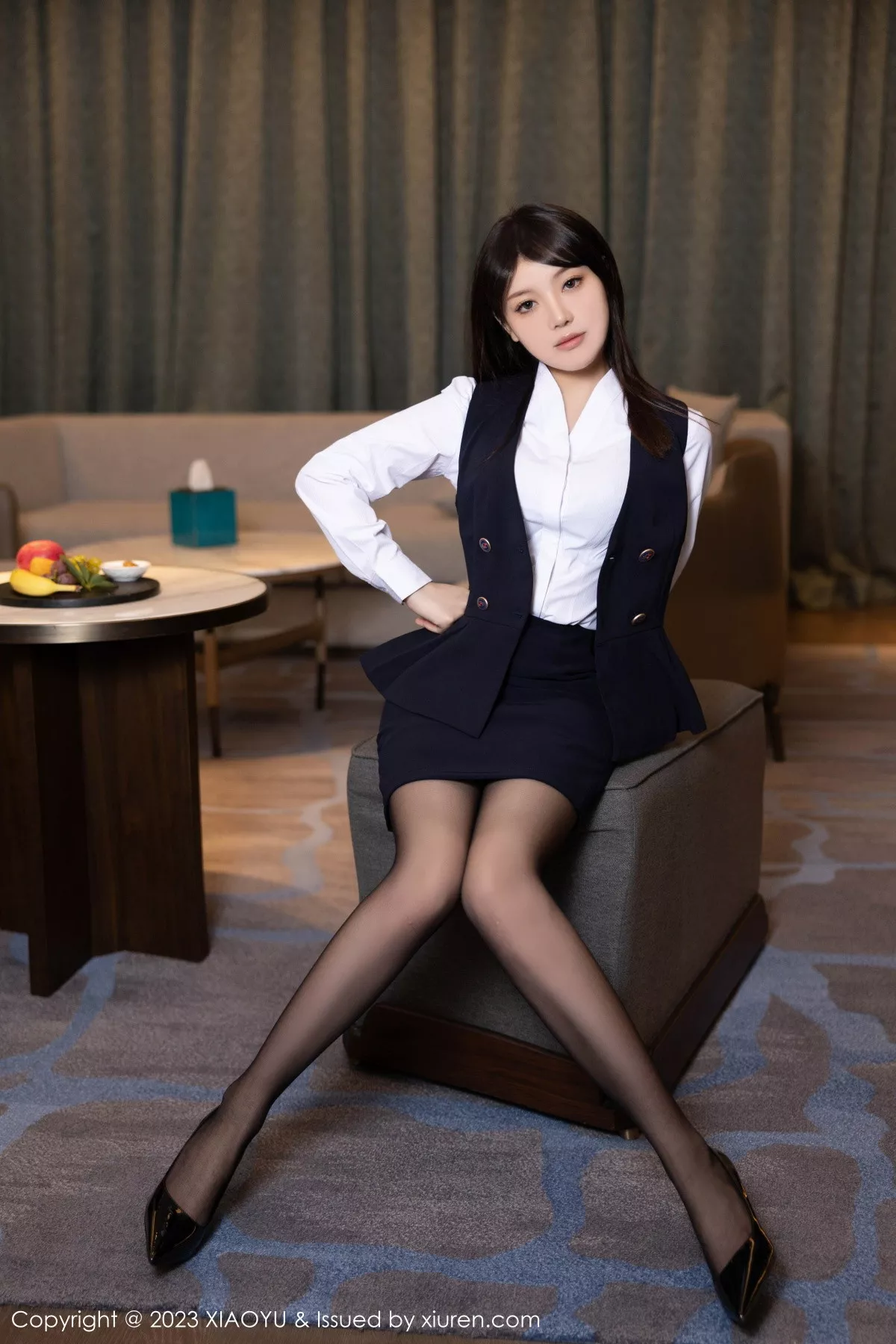 秀人集.com_[XiaoYu画语界]Vol.1113_模特豆瓣酱脱深色OL服饰露性感黑色内衣秀丰满身材诱惑写真83P